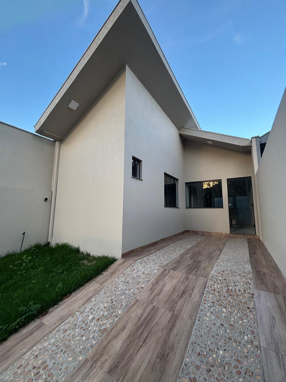 Casa com Suíte   2 Quartos na Vila Industrial - Toledo PR