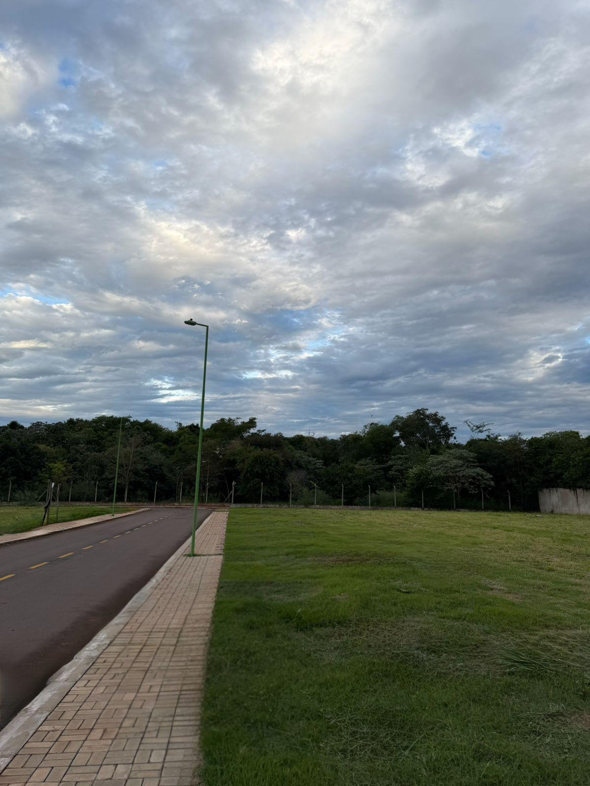 Terreno à venda em condomínio fechado - Jd Porto Alegre, Toled...