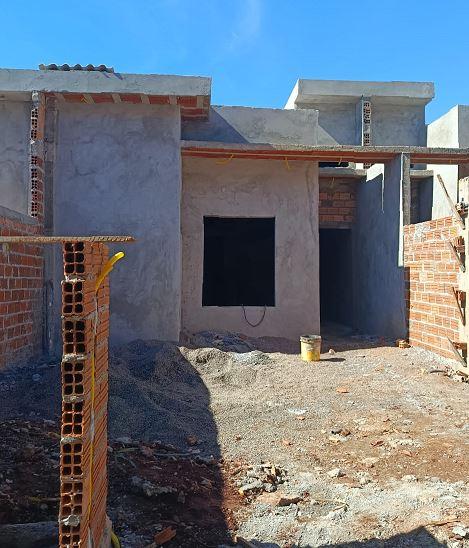 Casa em Construção com Suíte e 2 Quartos Churrasqueira no Cent...