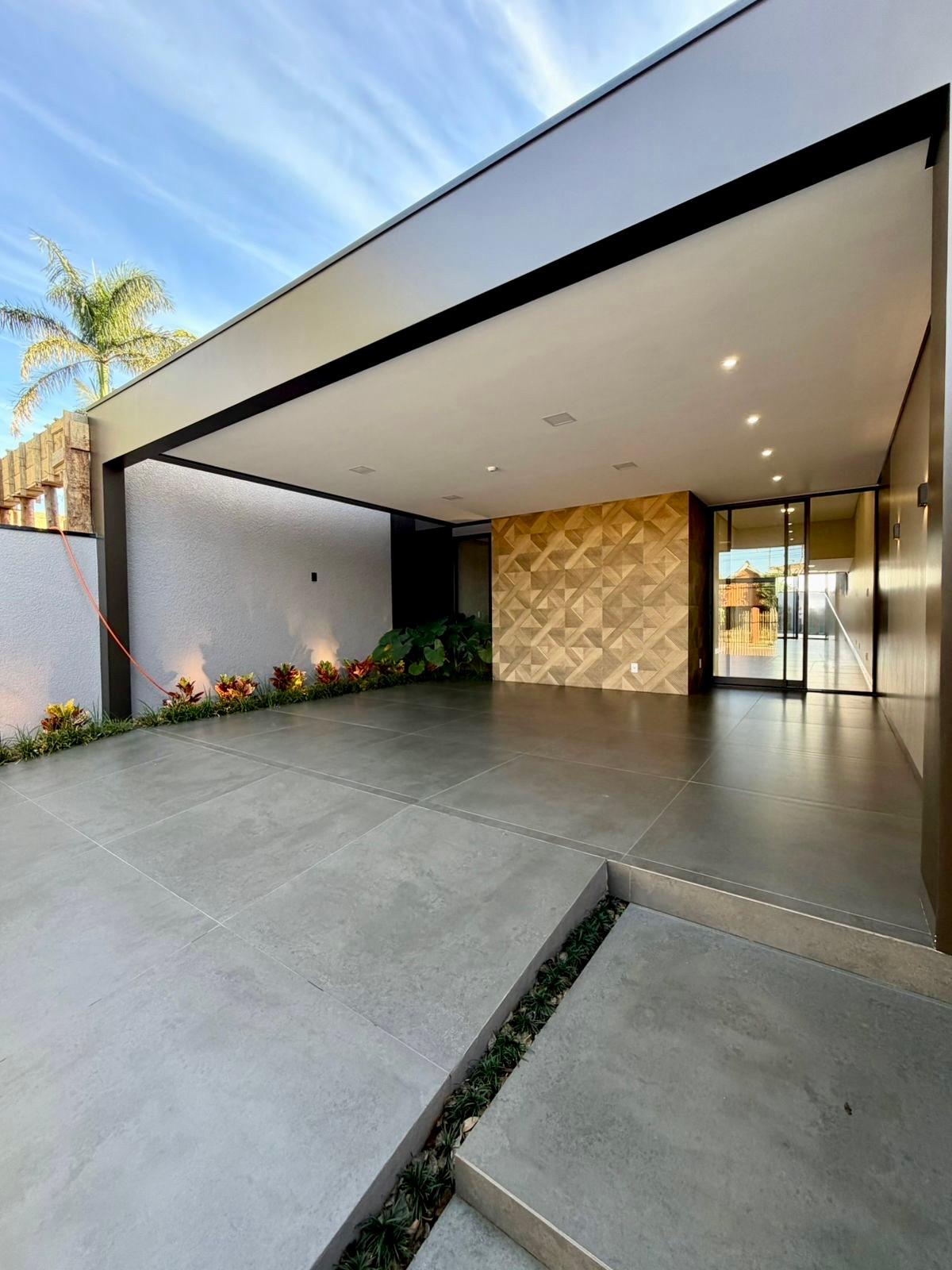 CASA AMPLA COM ÓTIMO PADRÃO CONSTRUTIVO - VILA BECKER, TOLEDO/PR