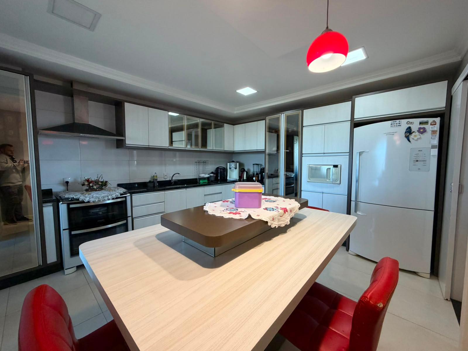 APARTAMENTO 164M? | MOBILIADO | 2 GARAGEM | VISTA LAGO MUNICIP...