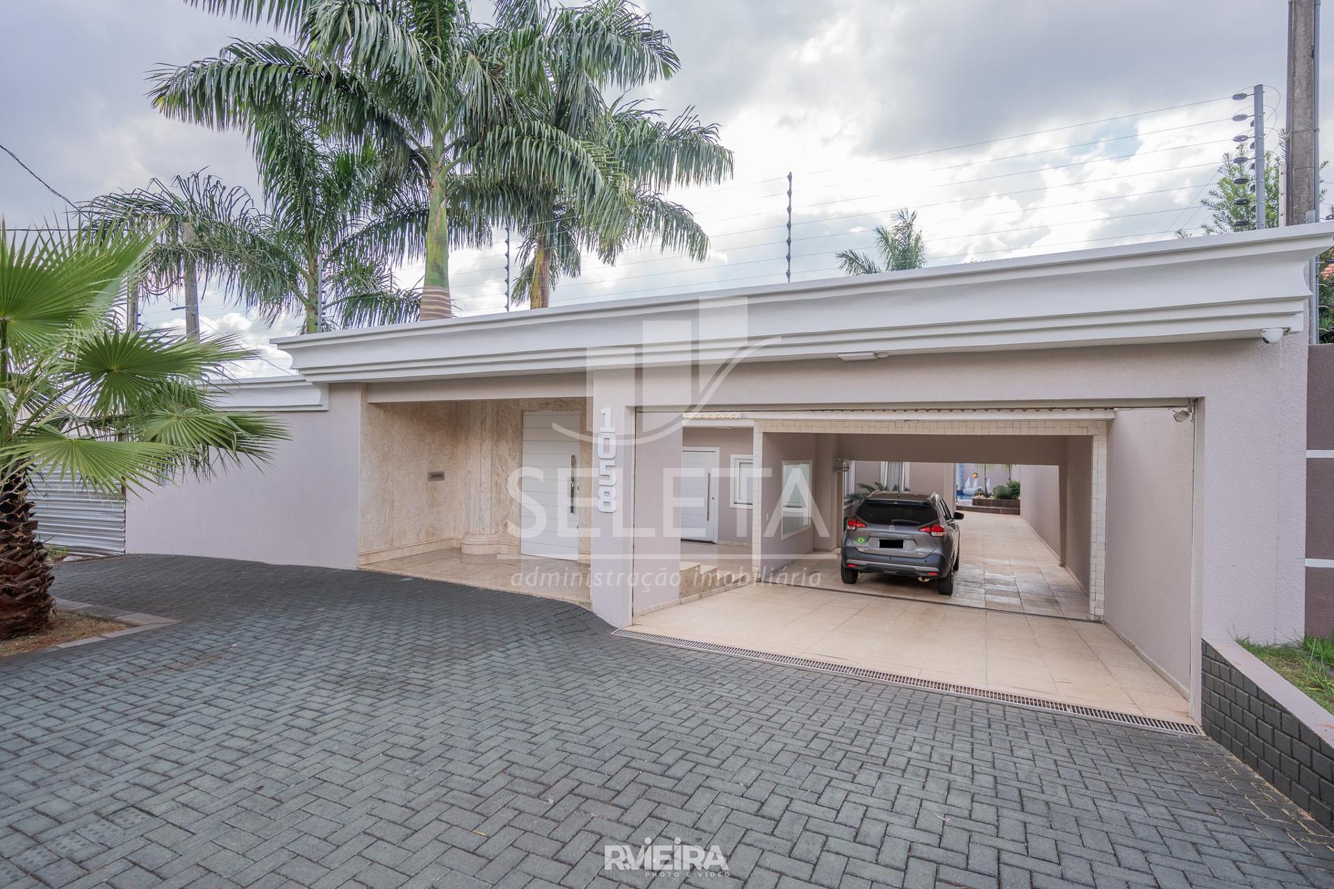 Vende-se belíssima casa de altíssimo padrão no bairro Country ...