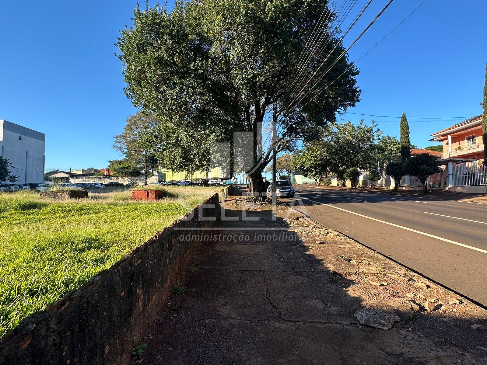 Terreno na Rua Antonina no Centro de Cascavel-Pr.