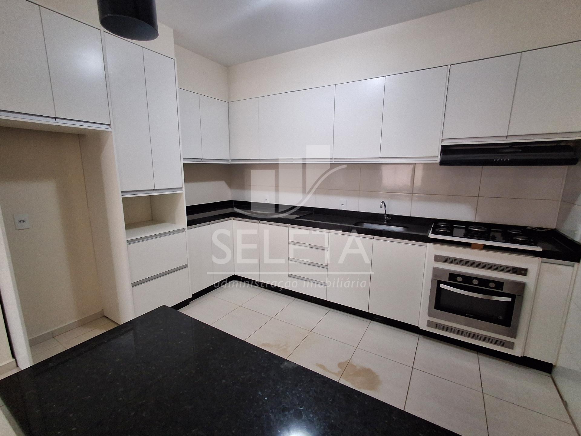 Sobrado Mobiliado à Venda, Bairro Esmeralda, Cascavel PR