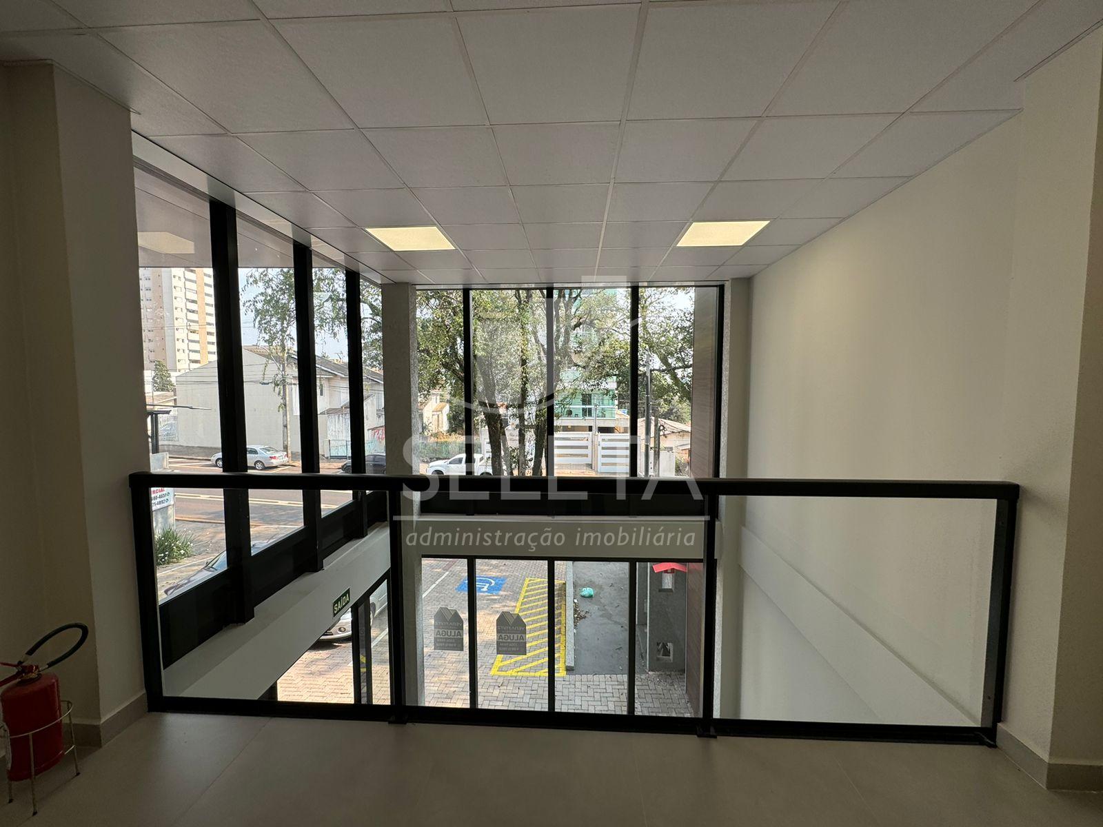 EXCELENTE SALA COMERCIAL DISPONIVEL PARA LOCAÇÃO NO CENTRO.