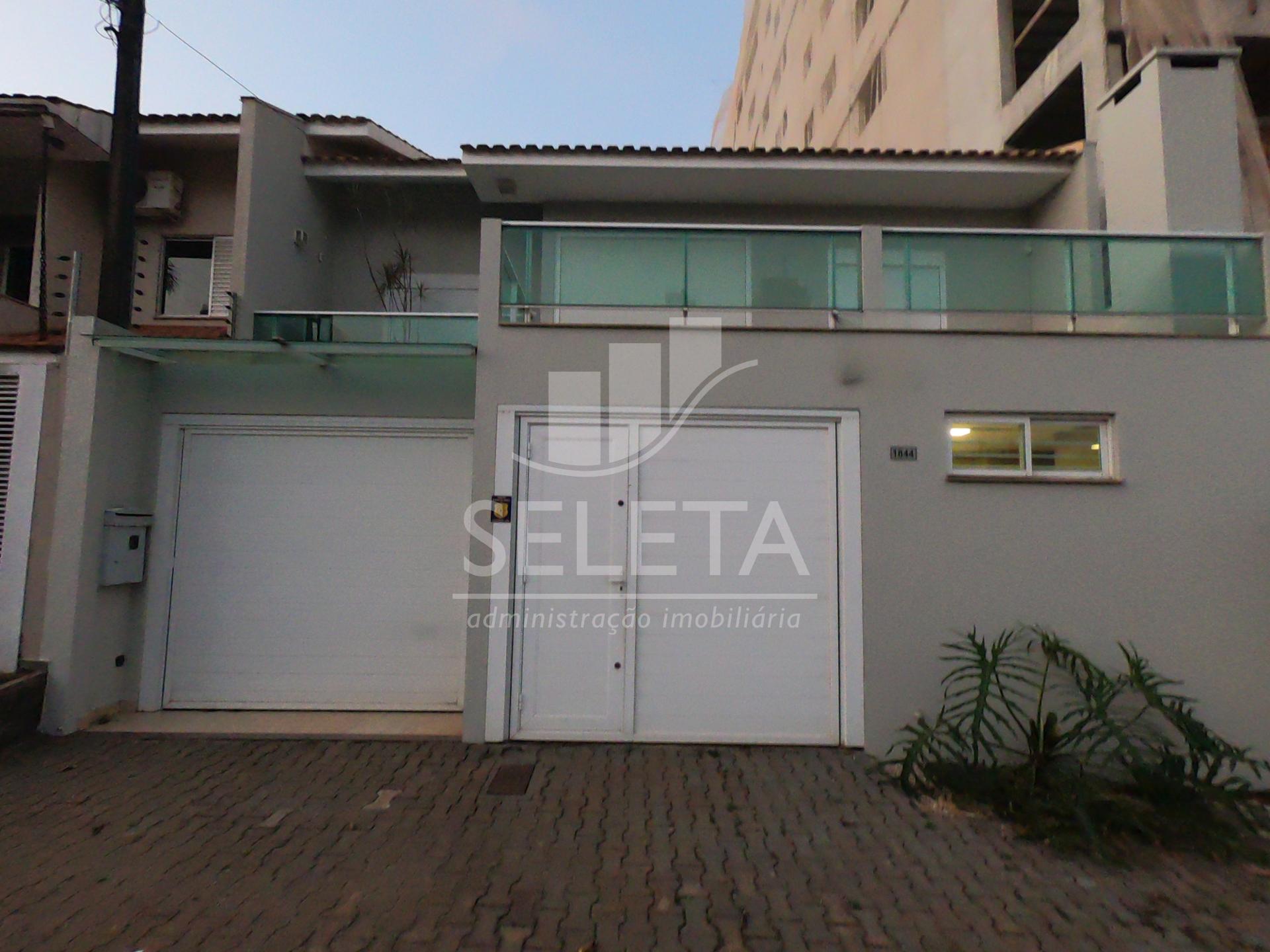 Sobrado a  venda, Centro, CASCAVEL - PR -, com 2 suítes, 1 qua...