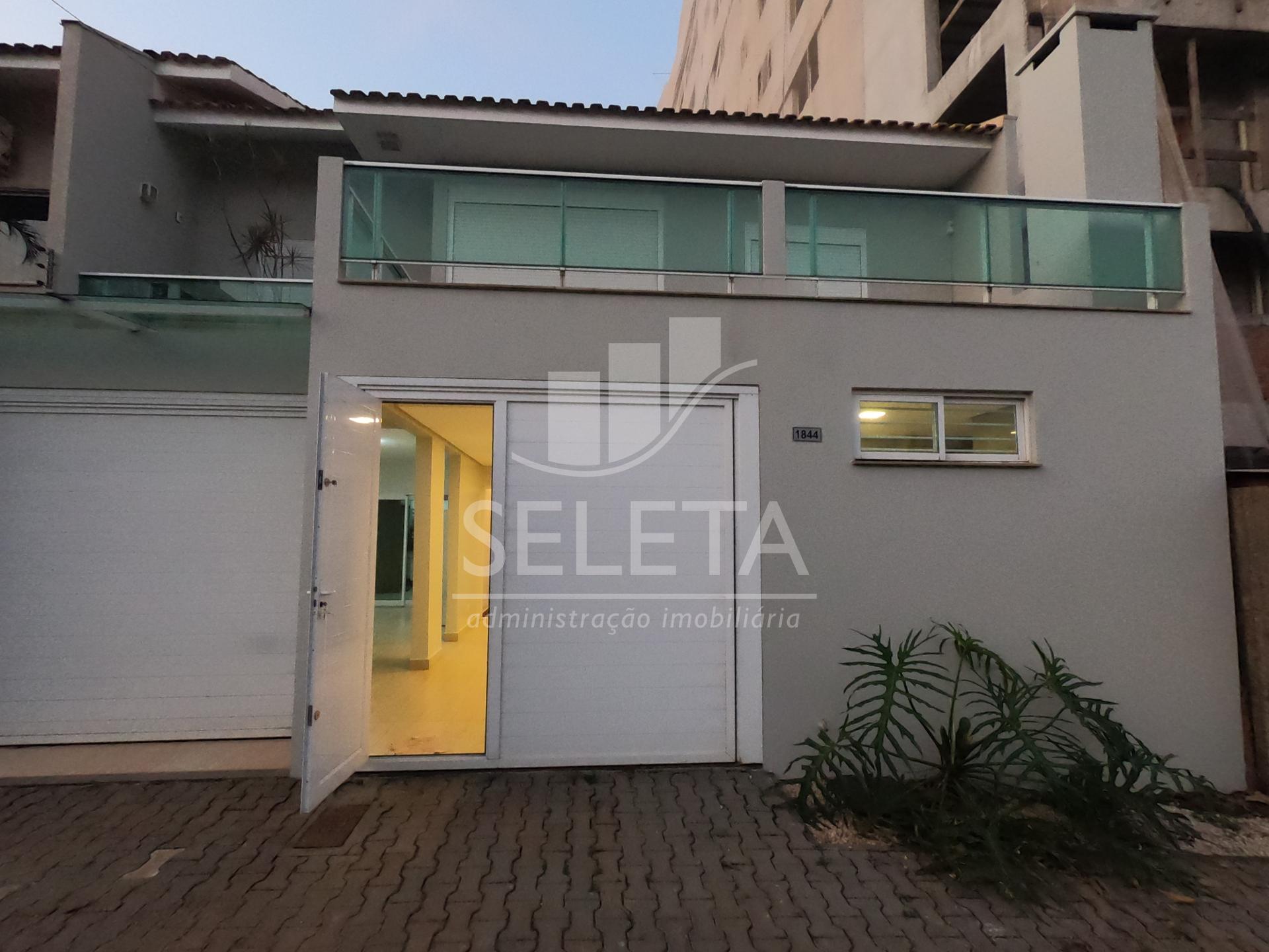 Sobrado a  venda, Centro, CASCAVEL - PR -, com 2 suítes, 1 qua...