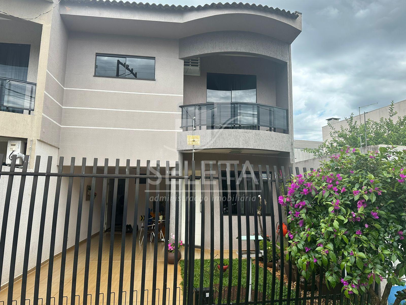 Lindo sobrado á venda, no bairro Coqueiral em Cascavel-PR