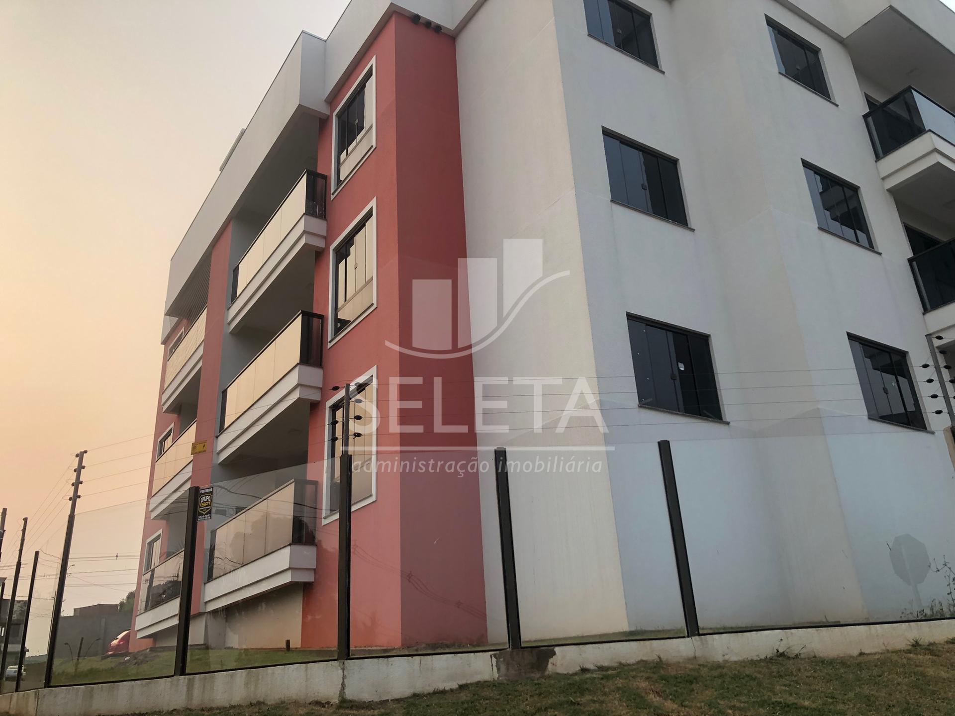 Apartamento  lindo à venda, frente ao lago municipal,  Centro,...