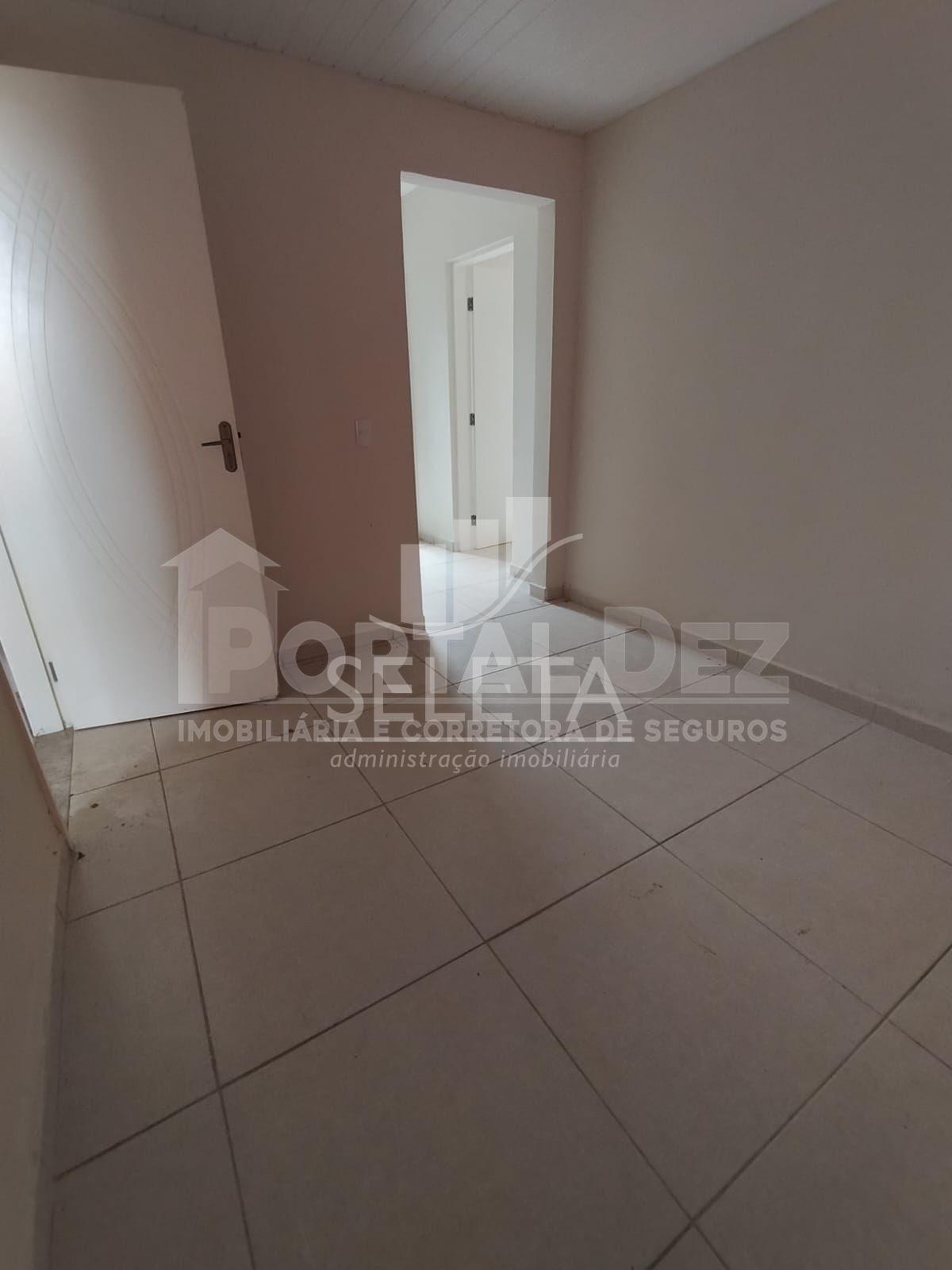 Sobrado à venda, com 65m2, condomínio no Centro de P. GrossaVi...