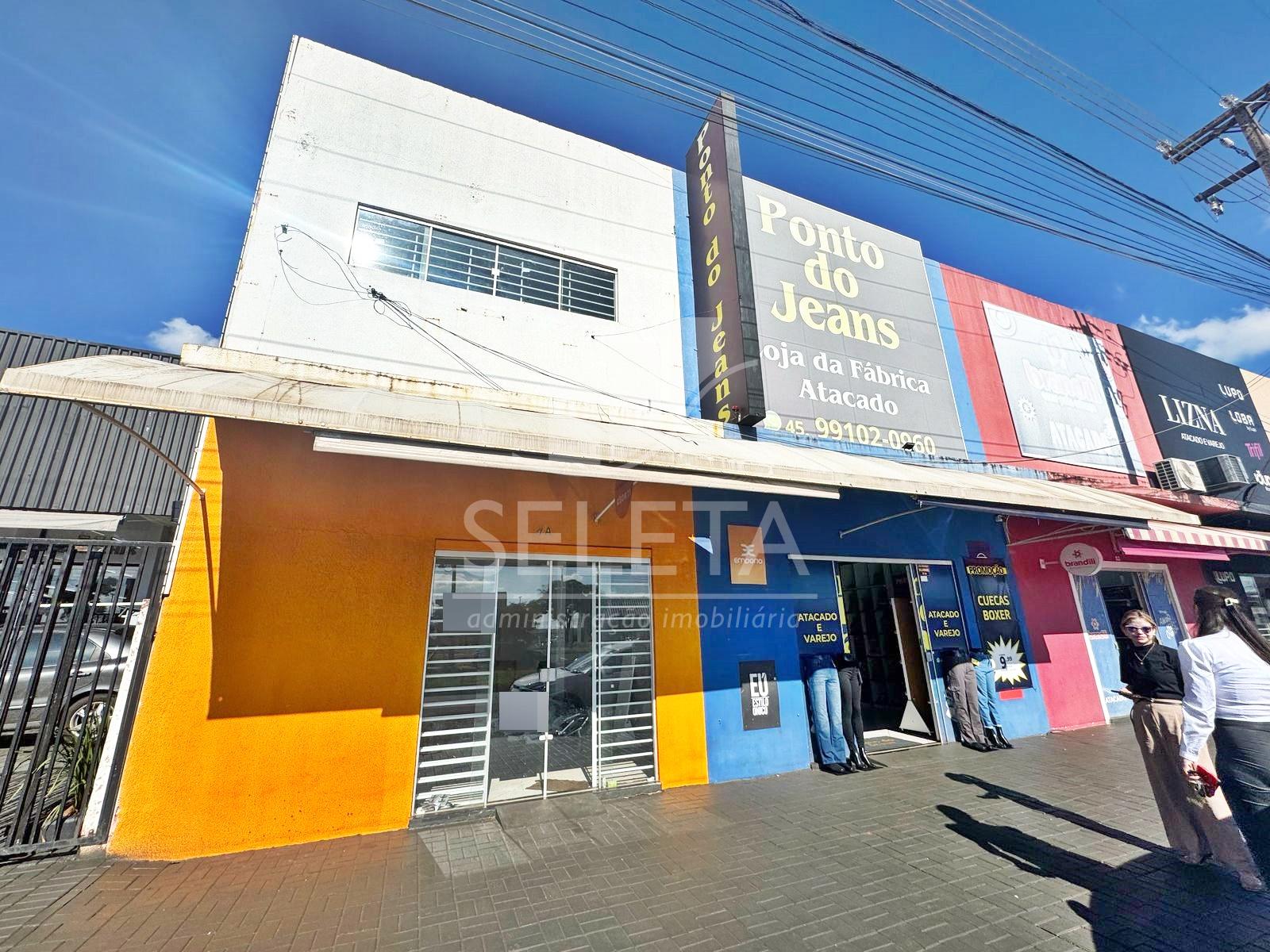 Sala Comercial com Mezanino para Locação no Centro de Cascavel...