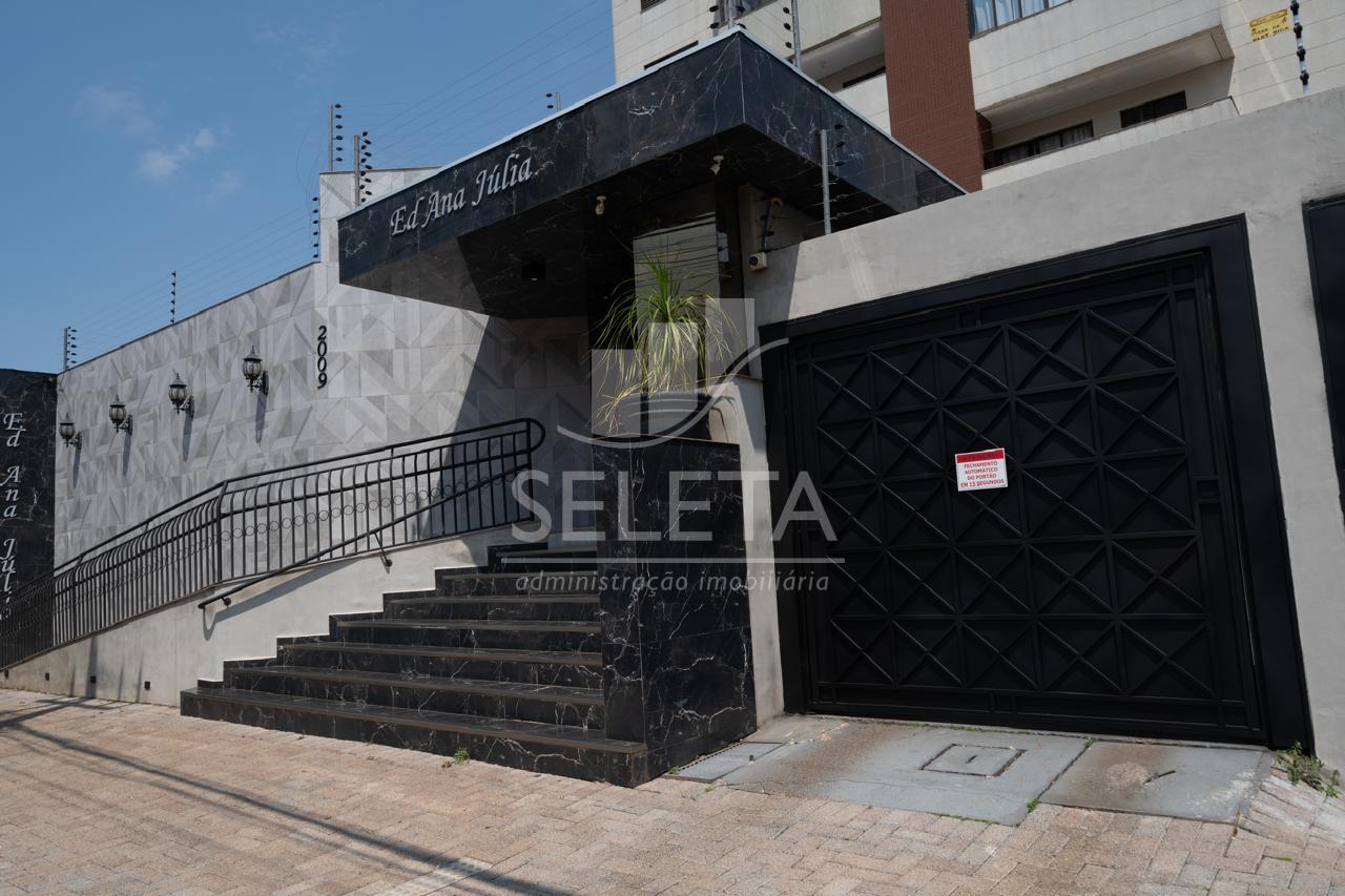 Apartamento duplex à venda no centro de Cascavel.