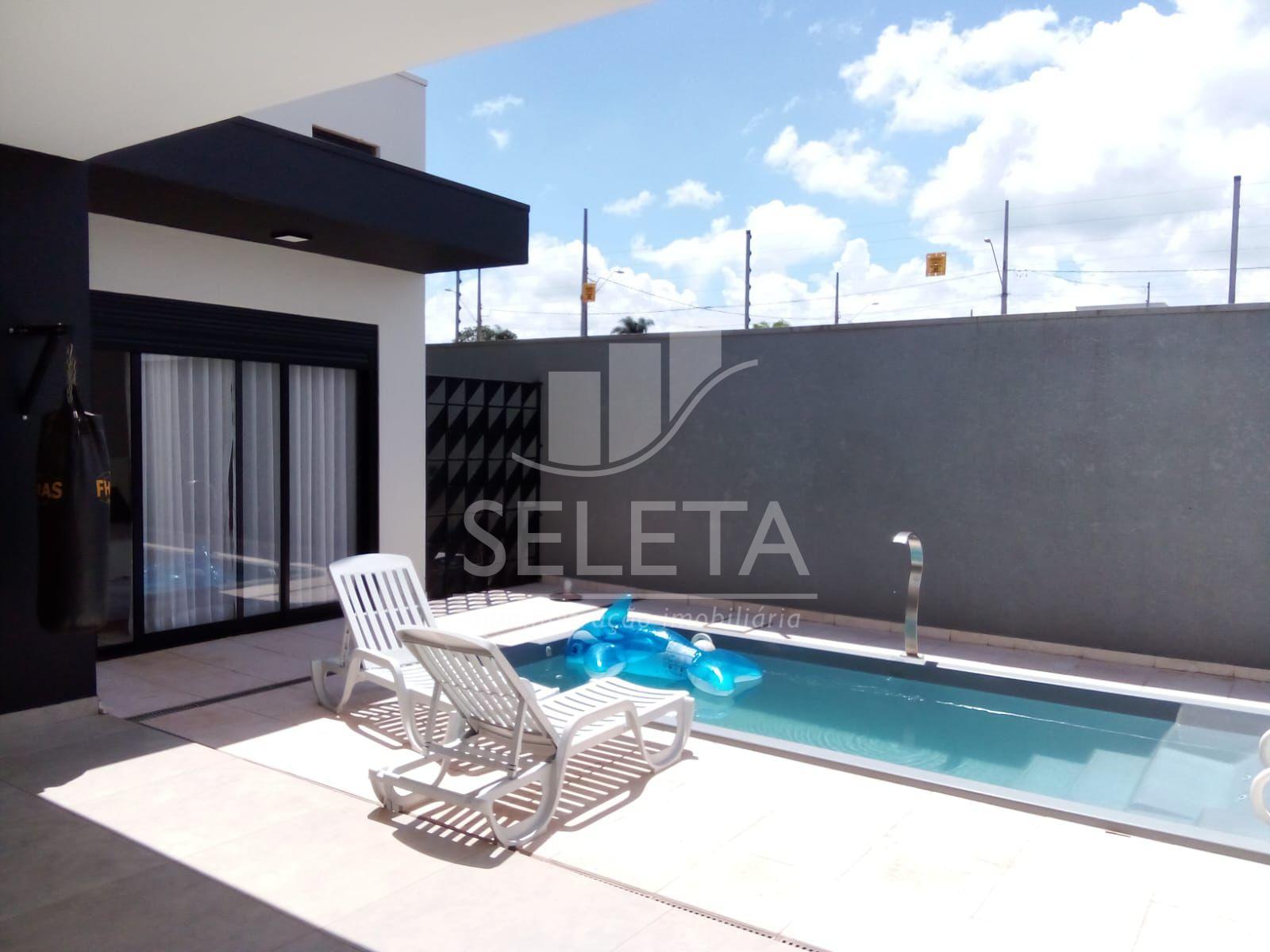 Casa à Venda com Piscina Aquecida, Energia Solar e 4 Quartos -...