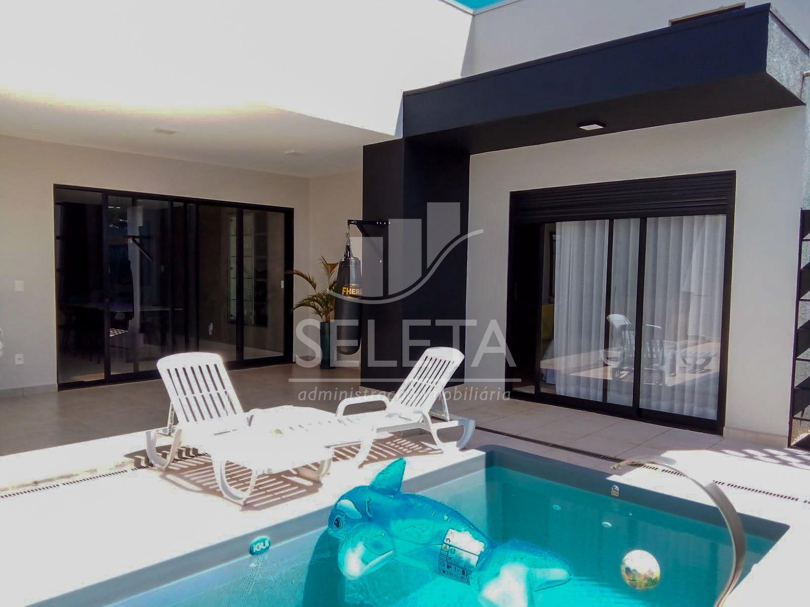 Casa à Venda com Piscina Aquecida, Energia Solar e 4 Quartos -...