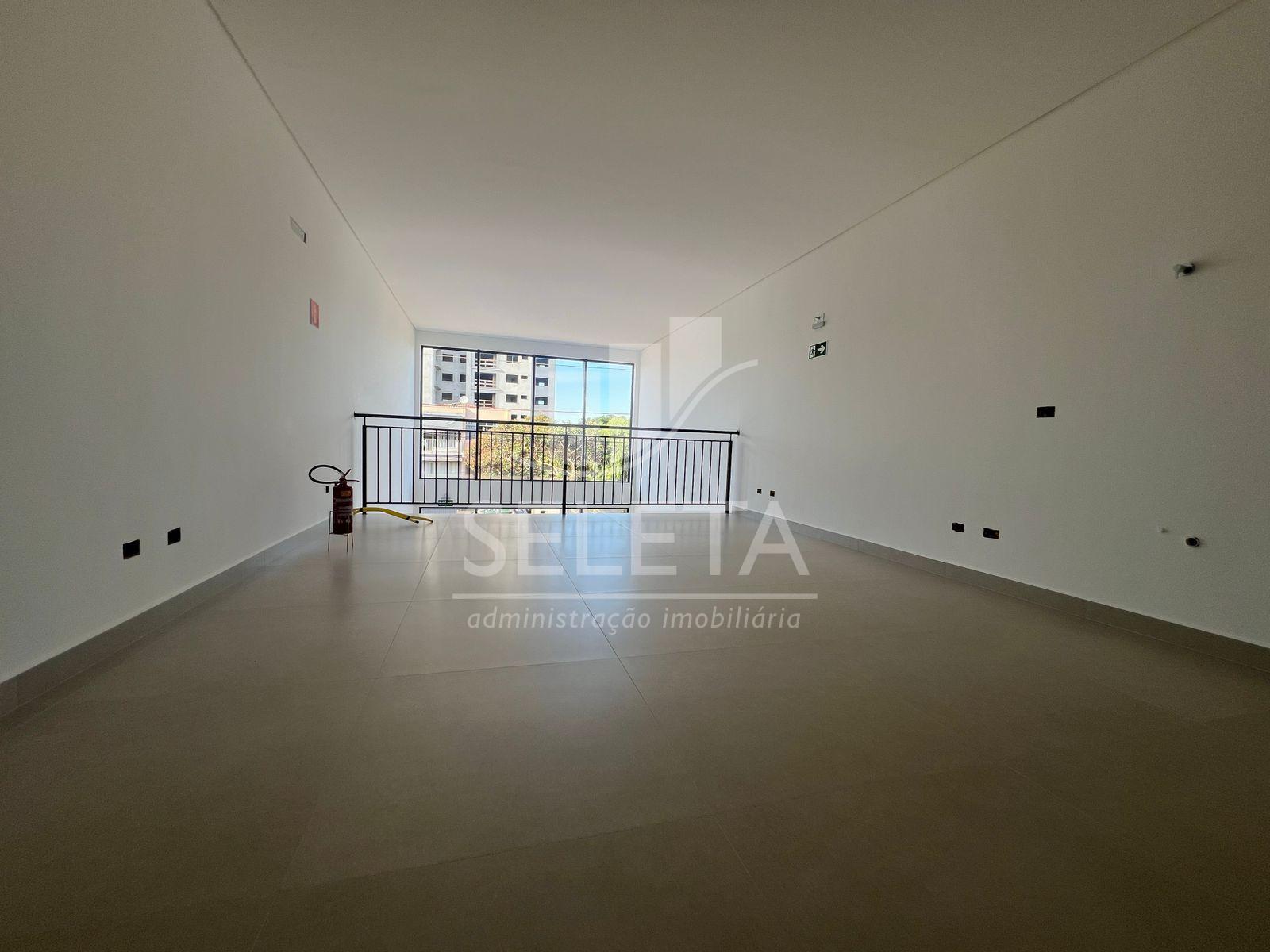 SALA COMERCIAL NOVA, COM 72m  MAIS MEZANINO DE 38m  NO CENTRO