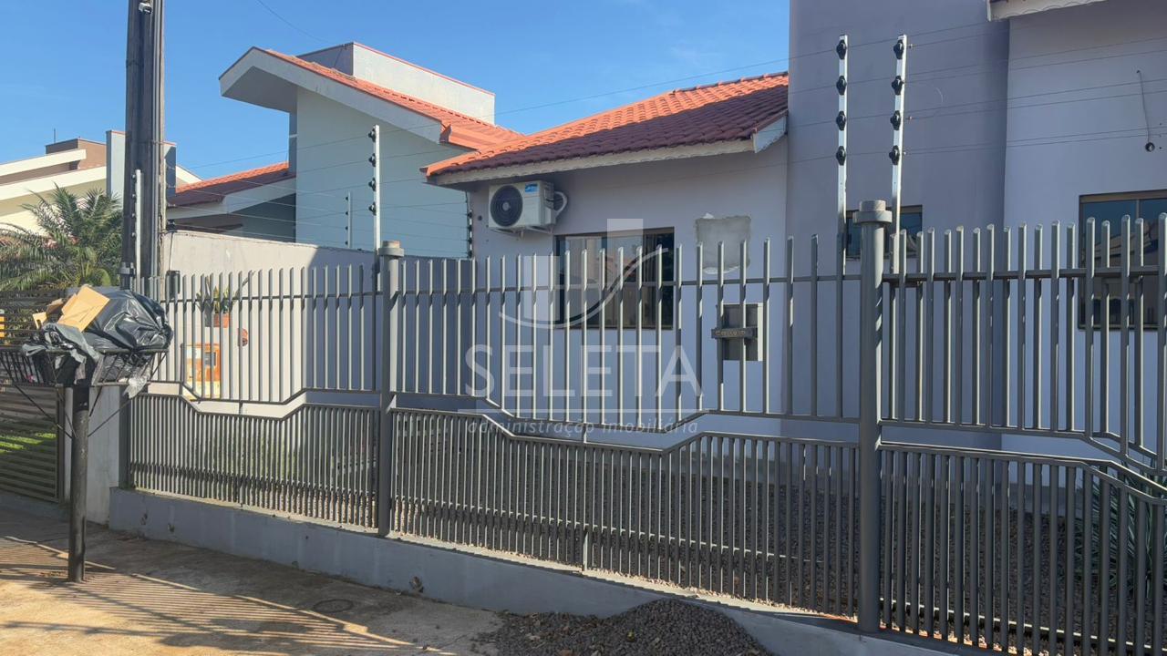 Casa à venda no centro de Terra Roxa