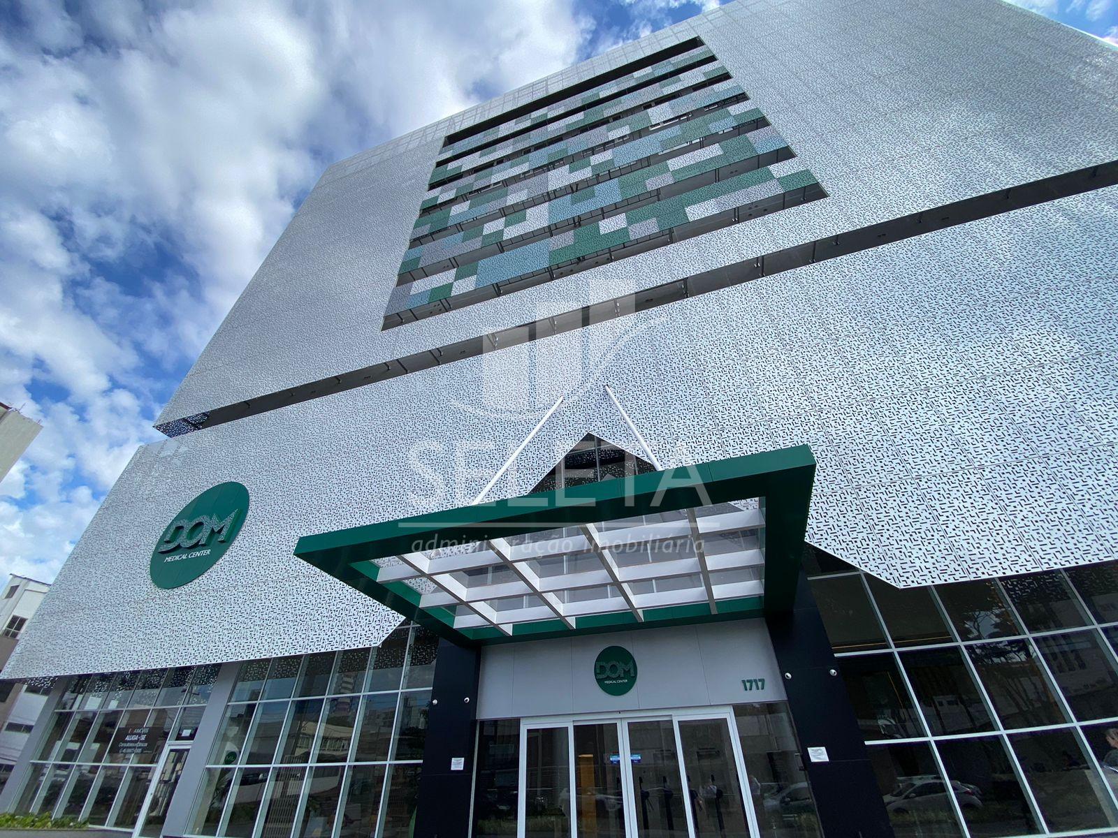 CONSULTÓRIO GRANDE E COM VISTA PRIVILEGIADA NO DOM MEDICAL CEN...