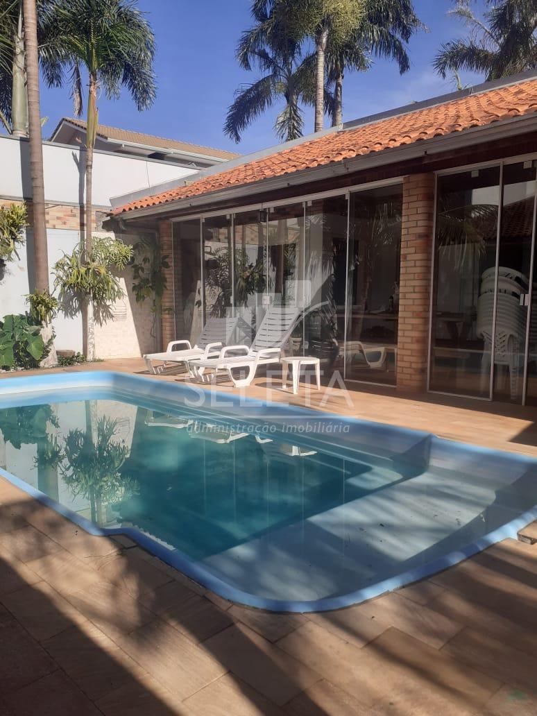 CASA SEMIMOBILIADA COM 3 DORMITÓRIOS, DISPONÍVEL PARA LOCAÇÃO ...