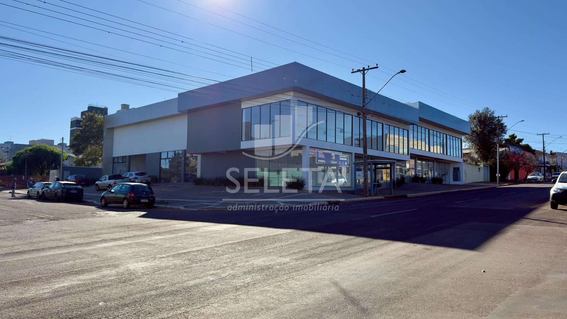 Sala comercial de esquina à venda