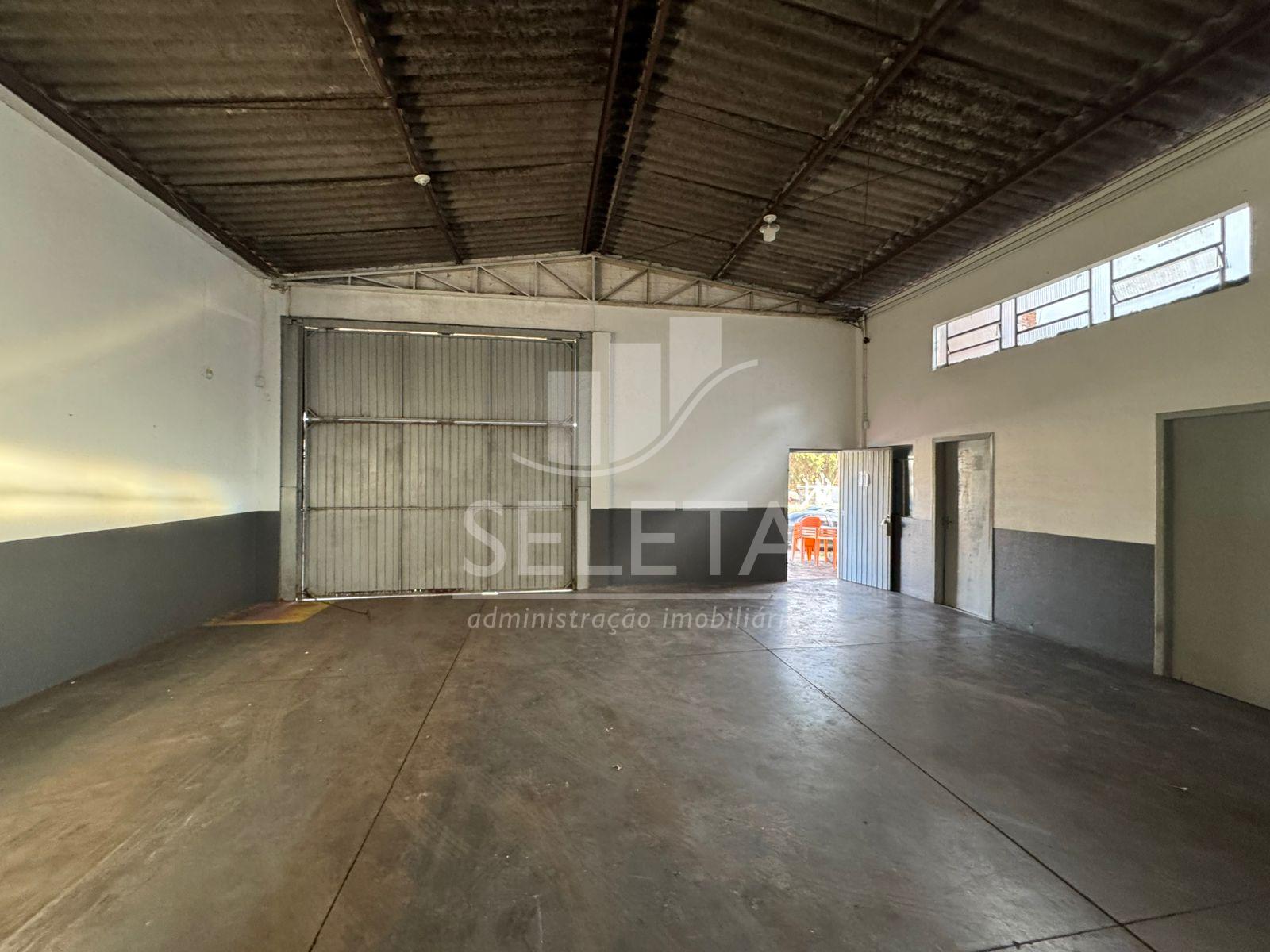 BARRACÃO DISPONÍVEL PARA LOCAÇÃO NO BAIRRO NEVA