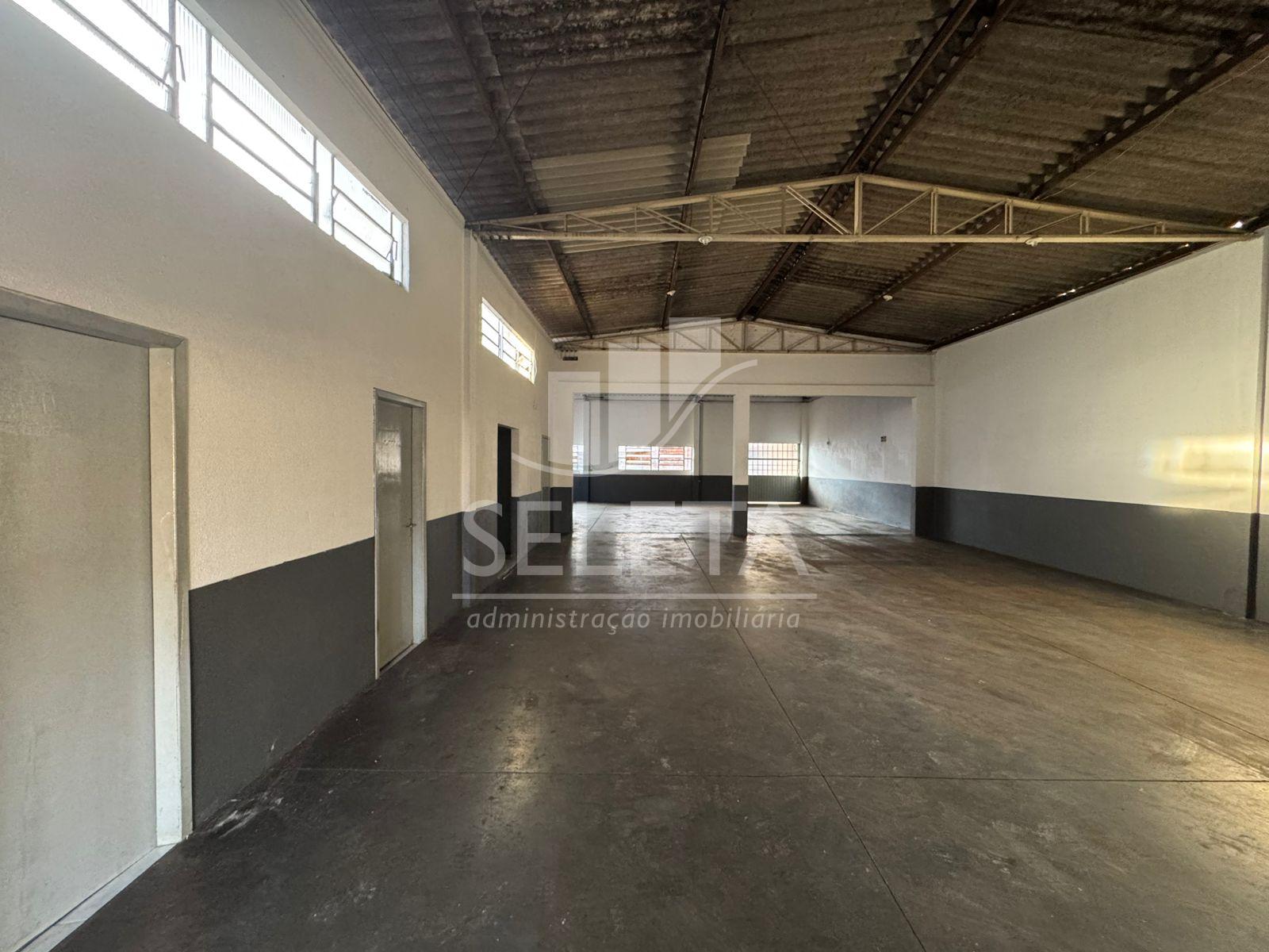 BARRACÃO DISPONÍVEL PARA LOCAÇÃO NO BAIRRO NEVA