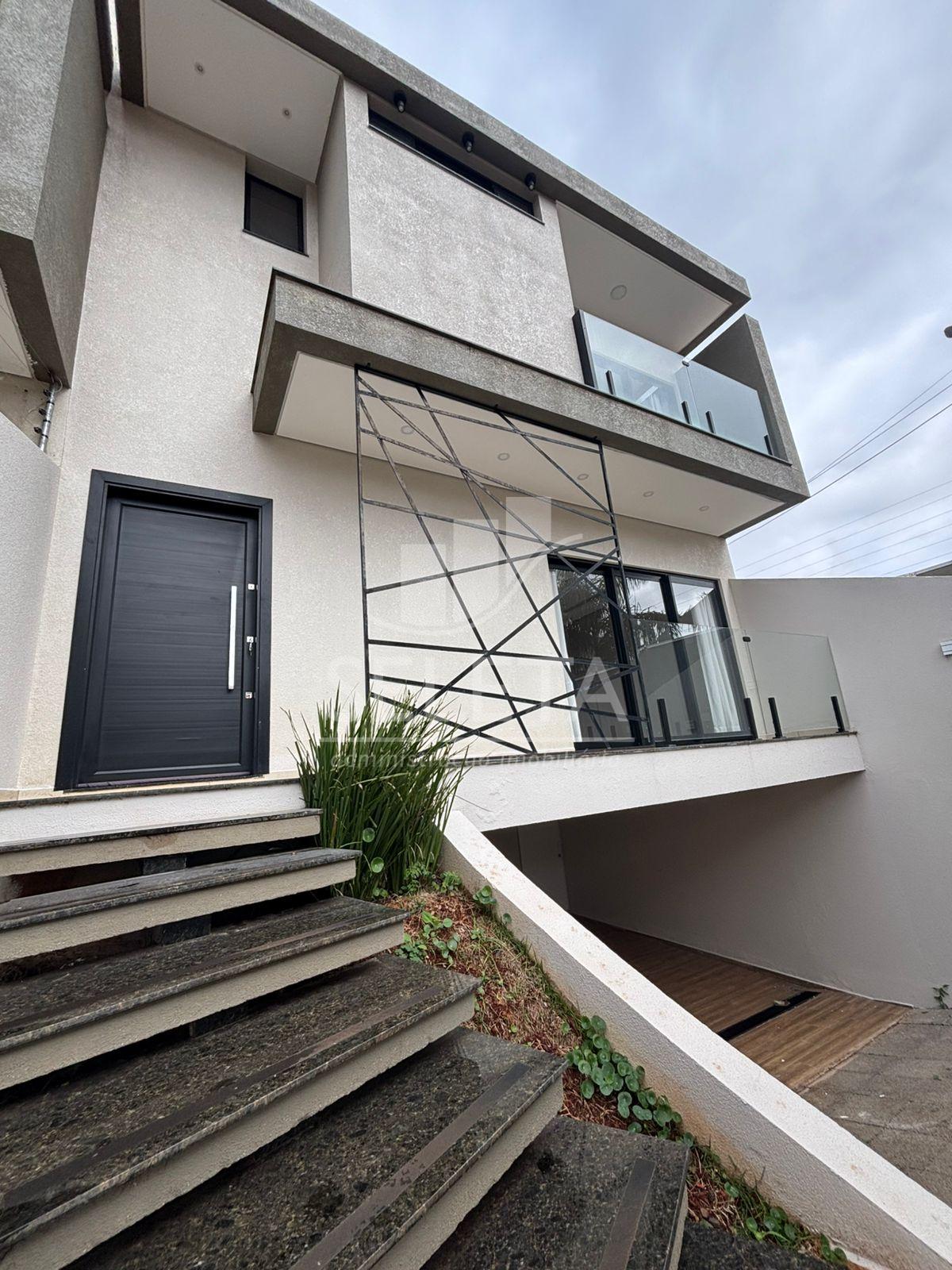 TRIPLEX COM 3 SUITES PARA LOCAÇÃO NA VILA TOLENTINO , CASCAVEL...