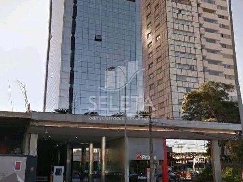 Locação de sala comercial em região nobre de Curitiba.