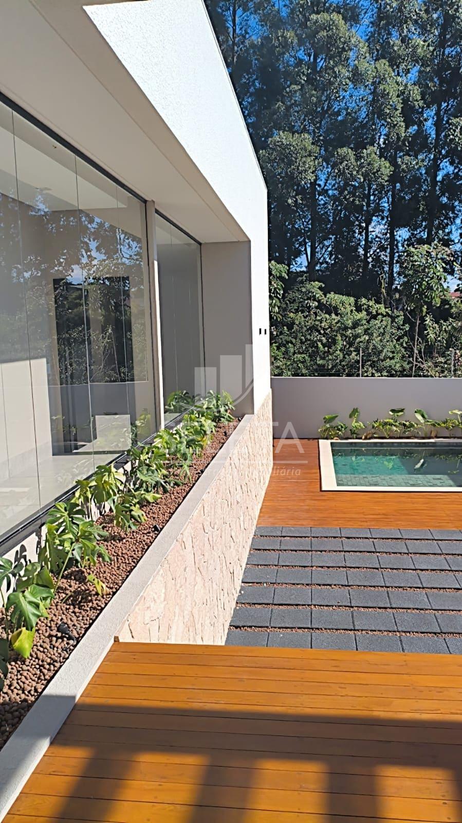 Casa de alto padrão em Condominio Fechado, bairro Tropica, Cas...