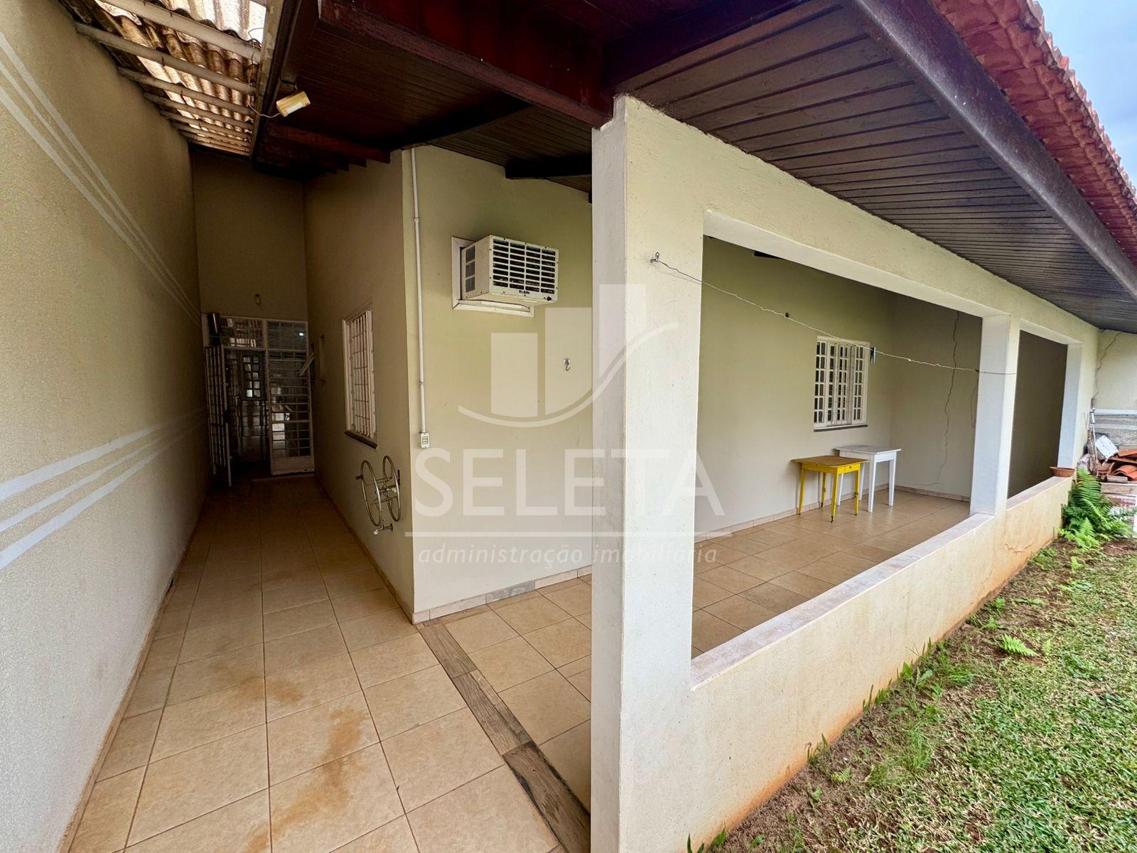 ÓTIMA CASA PARA LOCAÇÃO NO CENTRO COM 3 DORMITÓRIOS, CASCAVEL-...