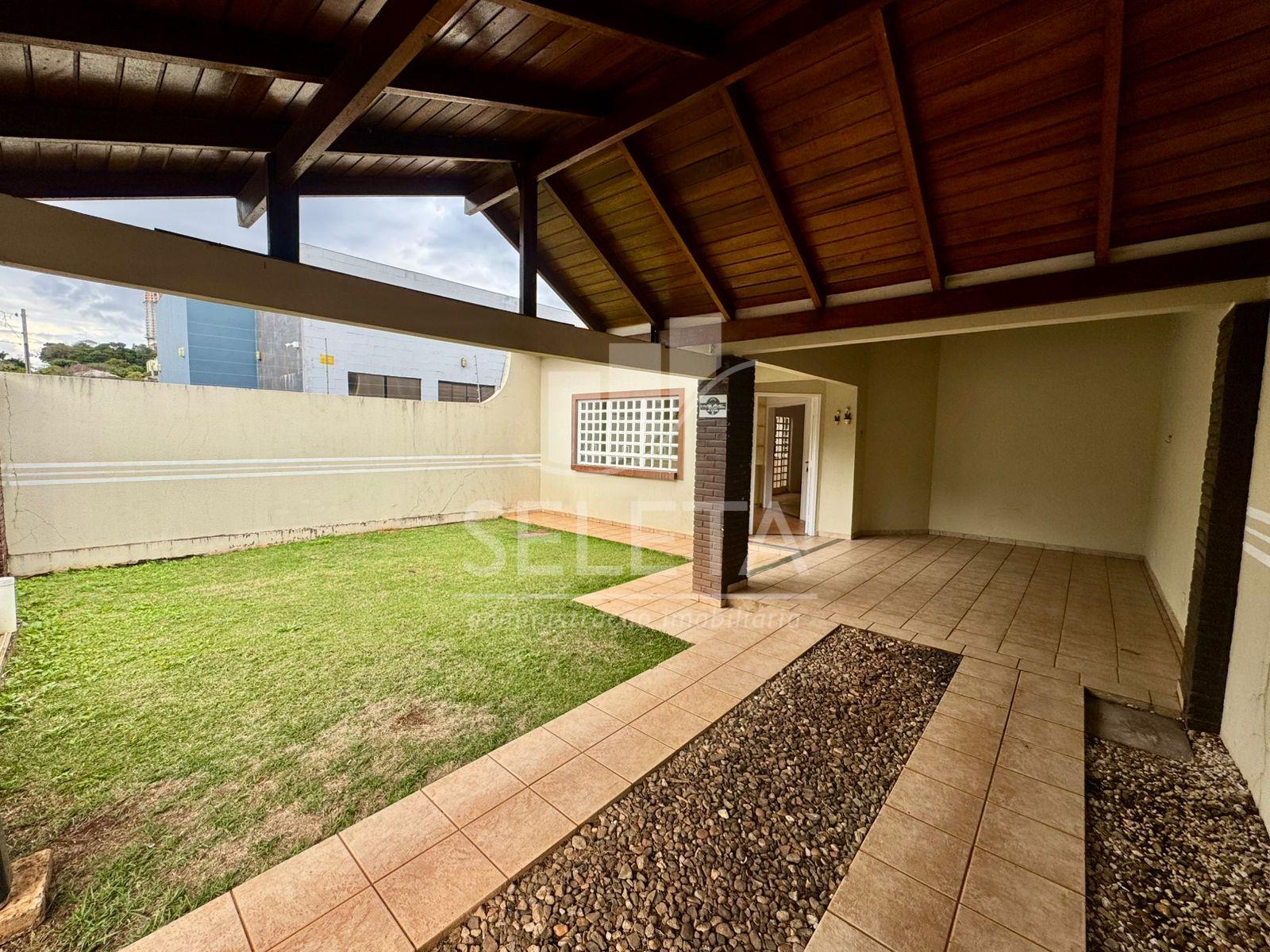ÓTIMA CASA PARA LOCAÇÃO NO CENTRO COM 3 DORMITÓRIOS, CASCAVEL-...