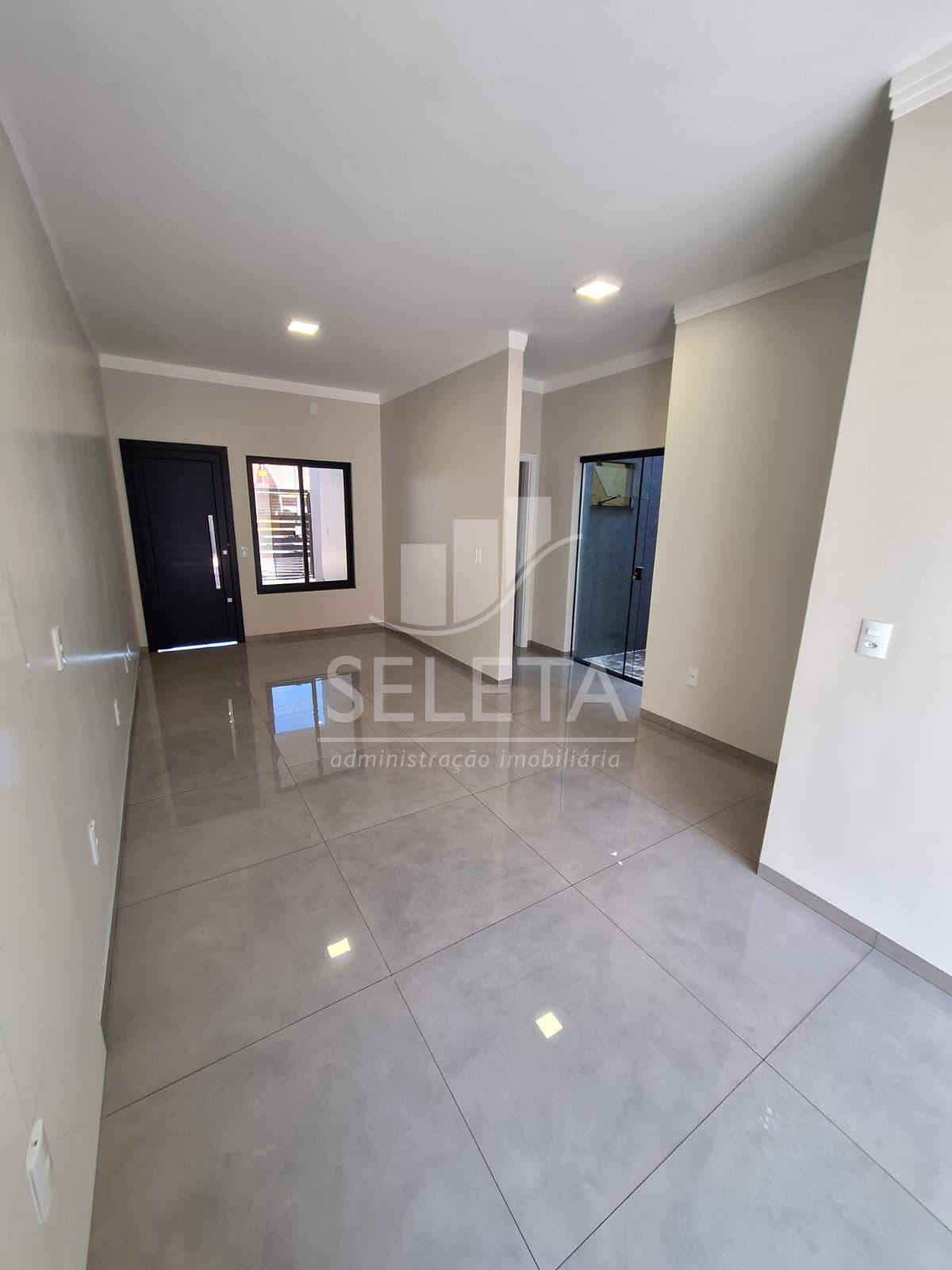 Casa à venda, no Floresta, Suíte, 2 quartos e garagem p  2 car...