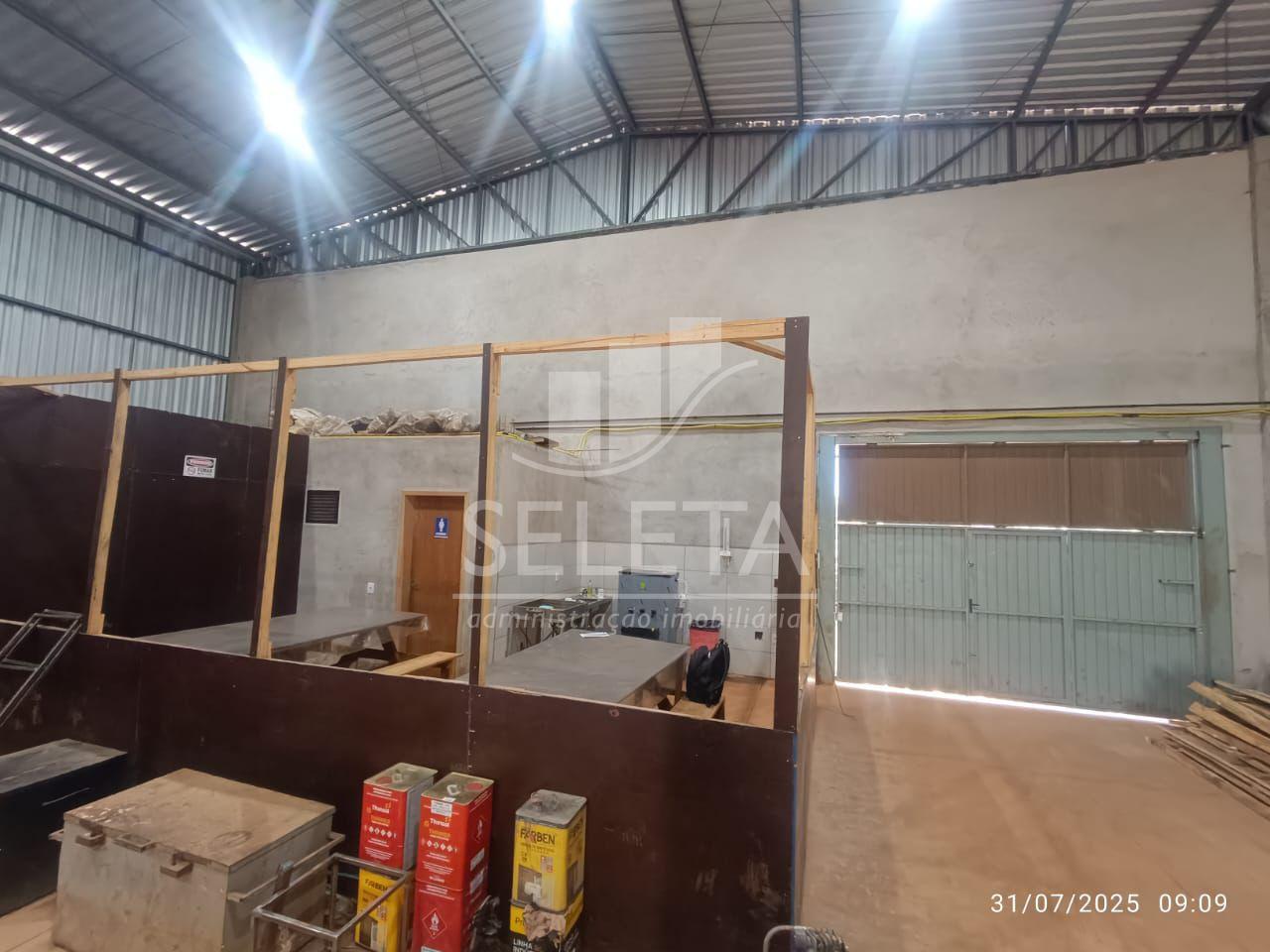 Terreno com barracão para venda