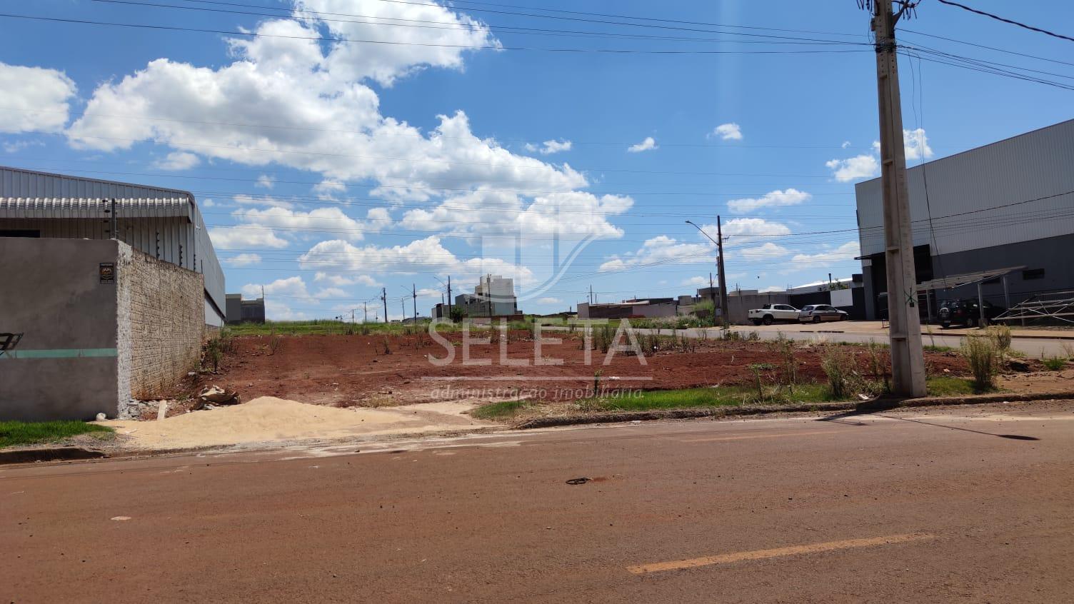 Terreno comercial de esquina para venda no Loteamento Jardim P...