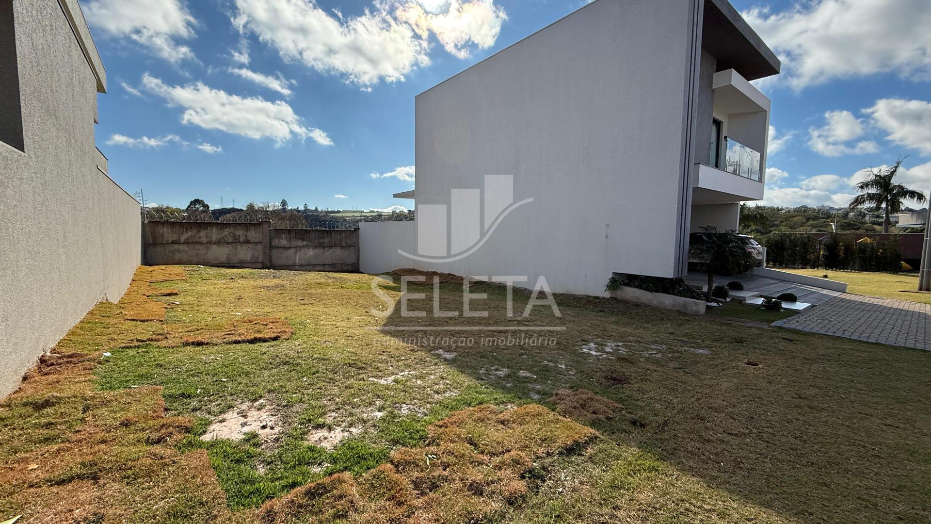 Terreno para venda no condomínio Vila Firenze.