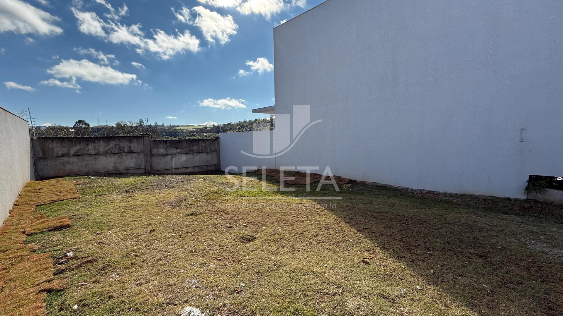 Terreno para venda no condomínio Vila Firenze.