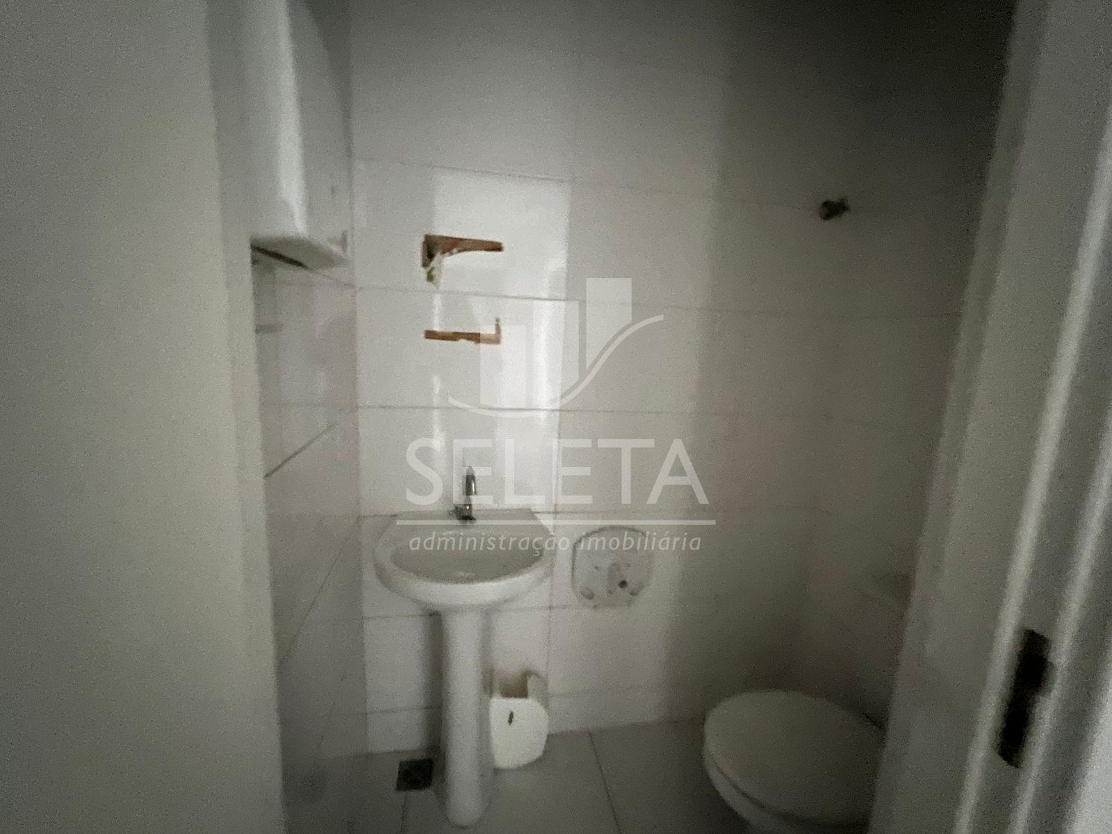 SALA COMERCIAL COM 360 m  PARA LOCAÇÃO - CASCAVEL PR