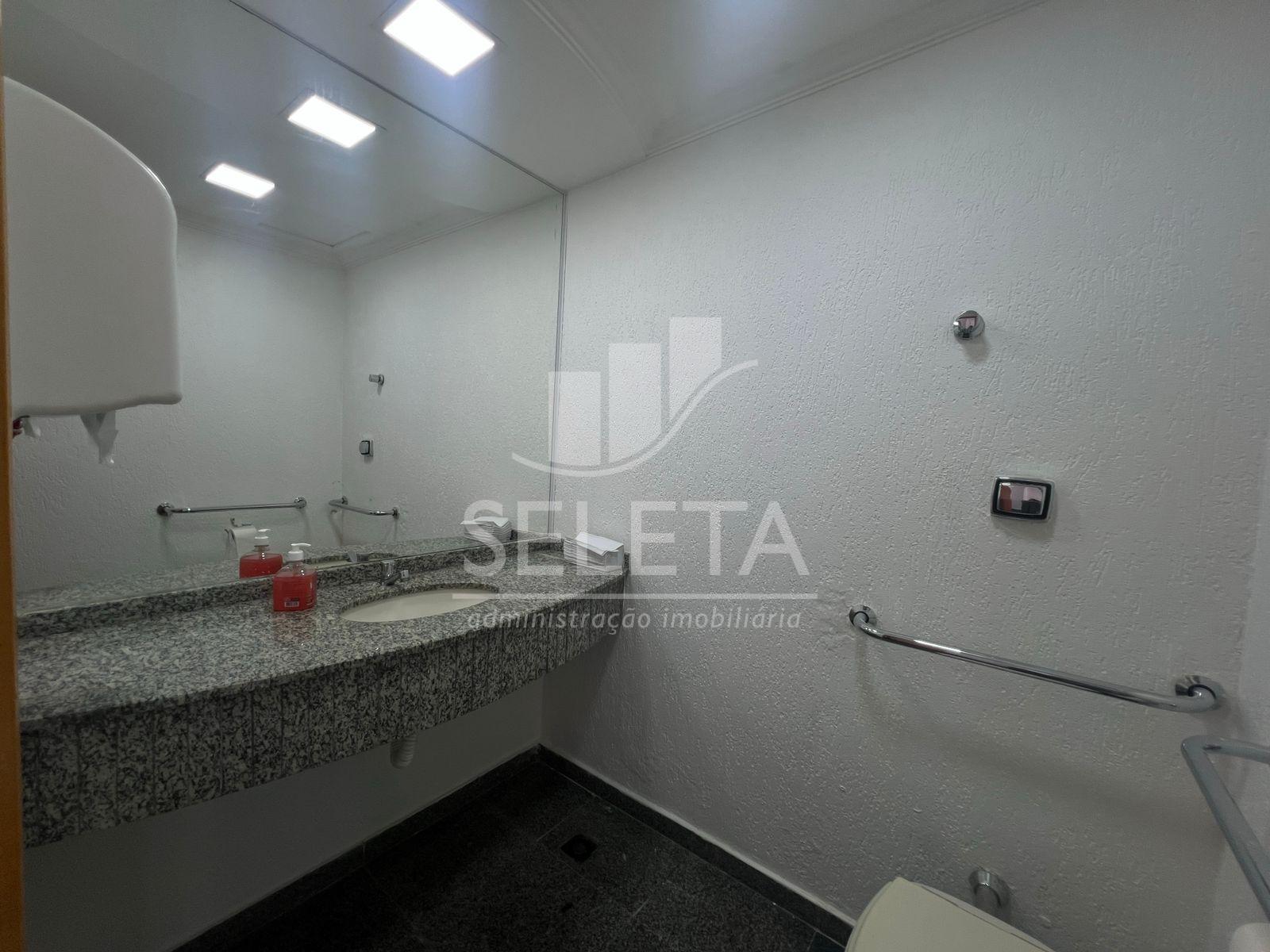 SALA COMERCIAL 42 m  NO CENTRO PARA LOCAÇÃO, CASCAVEL, PR