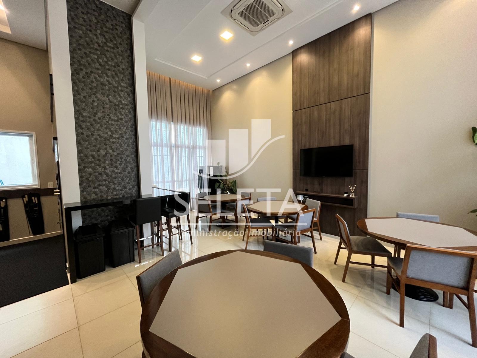 Apartamento no Edifício Elegance no Centro de Cascavel-PR.