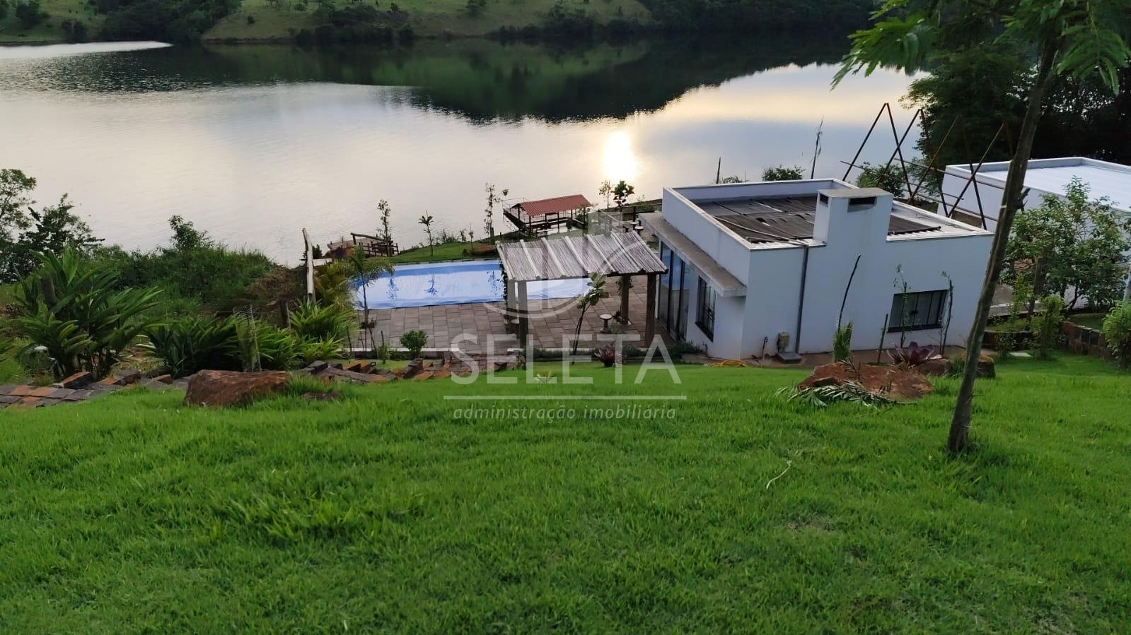 Chácara com edícula e piscina em Boa Vista Da Aparecida - Pr.