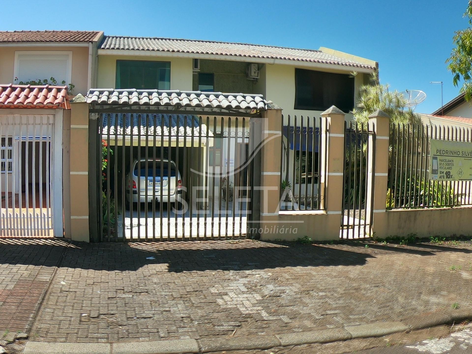 Sobrado à venda, Centro, CASCAVEL - PR - 115,00m  priv. 1 suít...