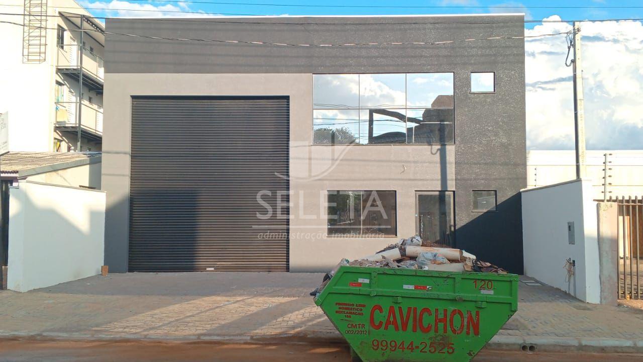 BARRAÇÃO DISPONIVEL PARA LOCAÇÃO COM 300m ,  EXCELENTE INFRAES...