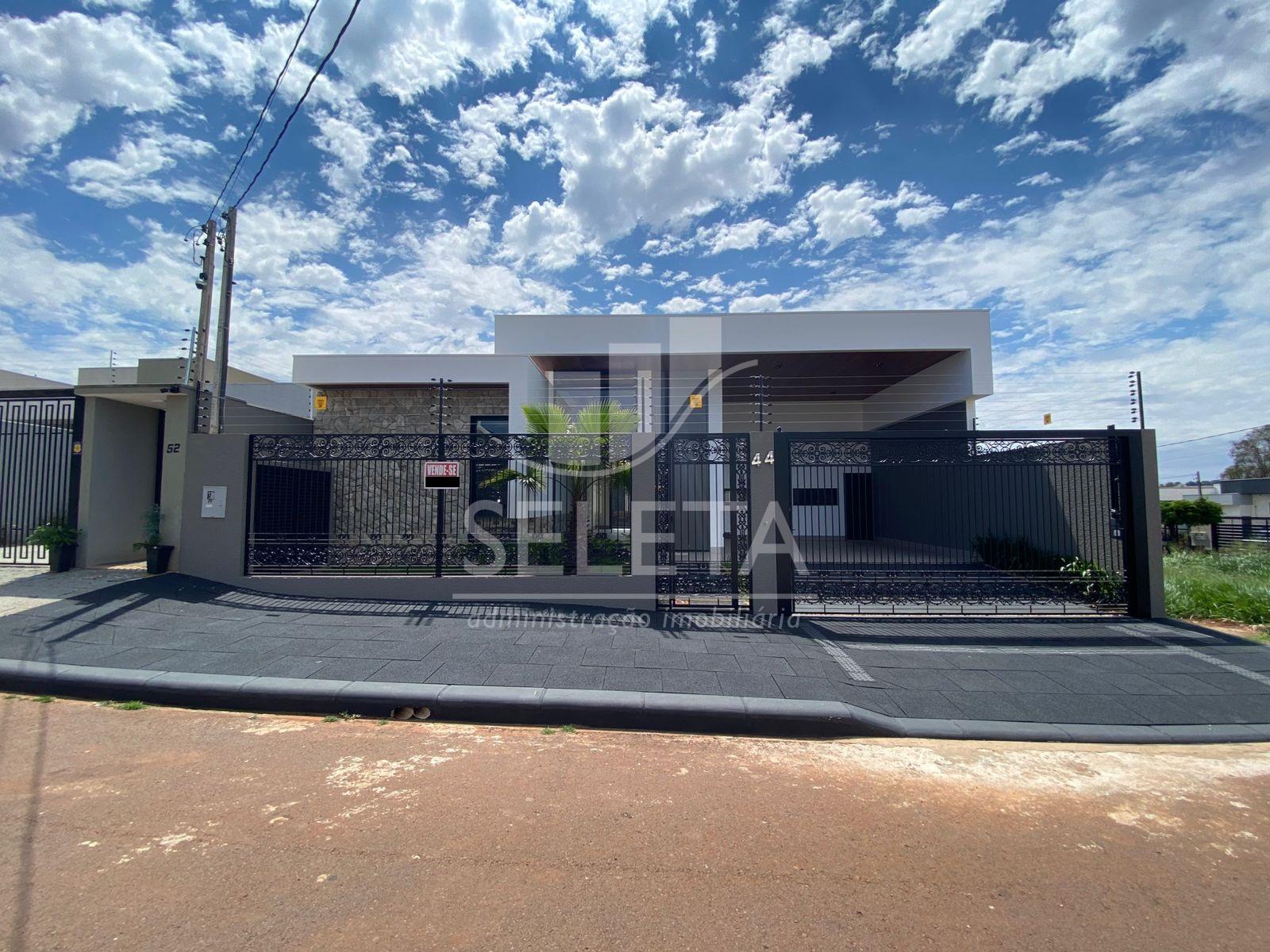 Casa de alto padrão a venda no Tropical III, entre a Av. Guaír...