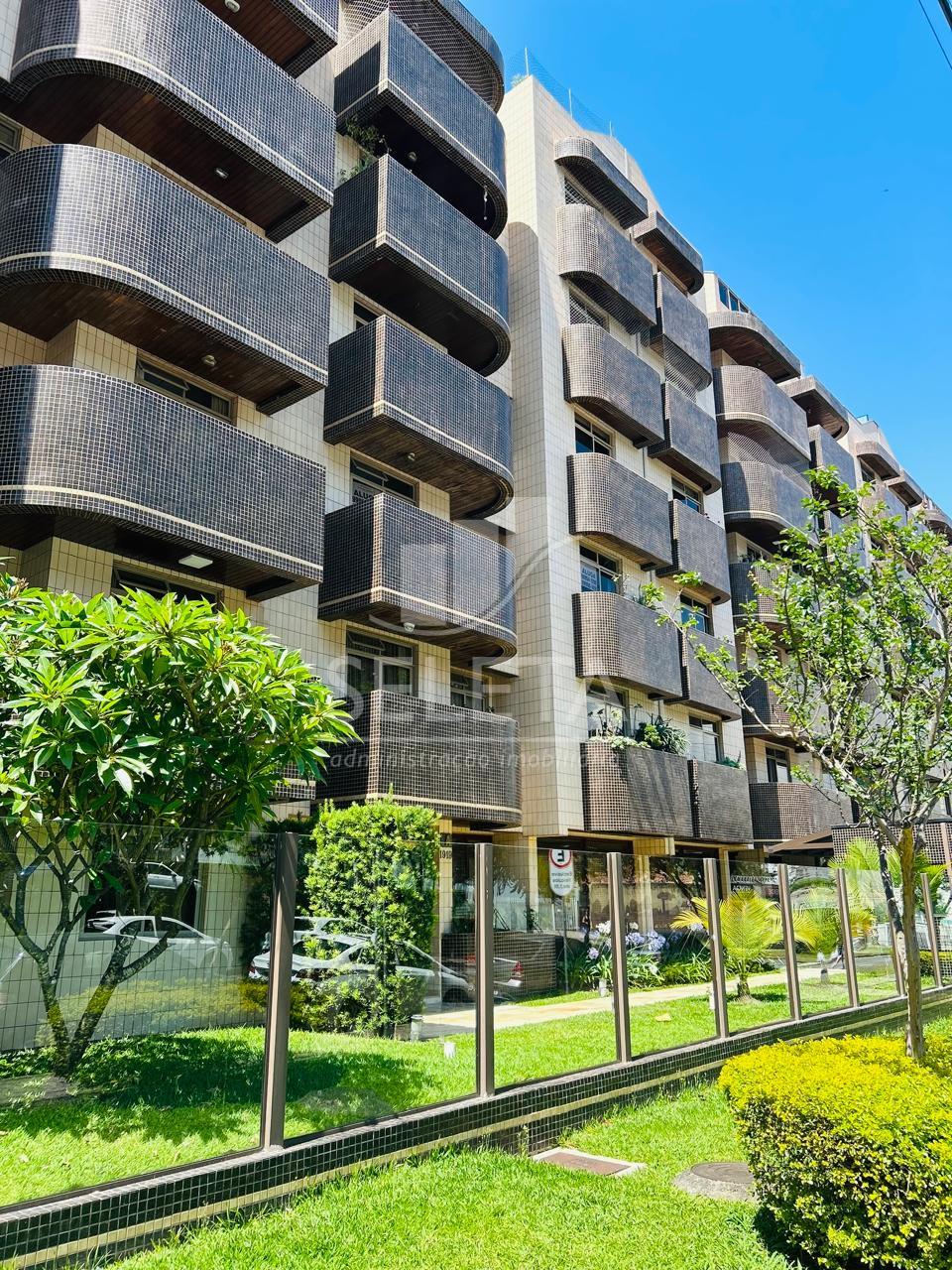 Apartamento com suíte e 3 quartos para locação, Água Verde, CU...