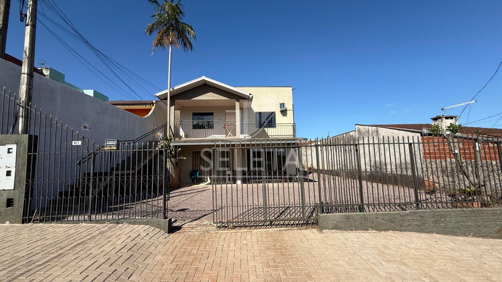 Sobrado para venda no bairro Santa Felicidade