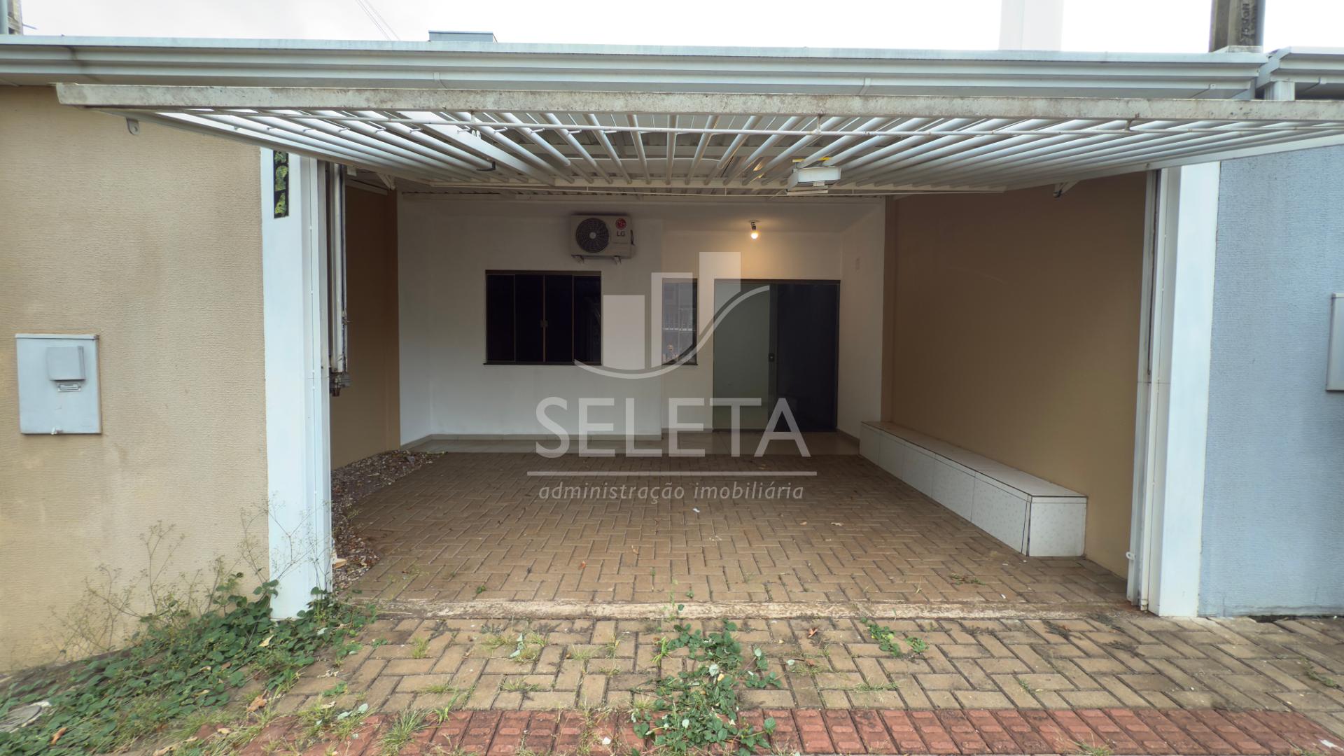 Casa semimobiliada para venda no bairro Esmeralda