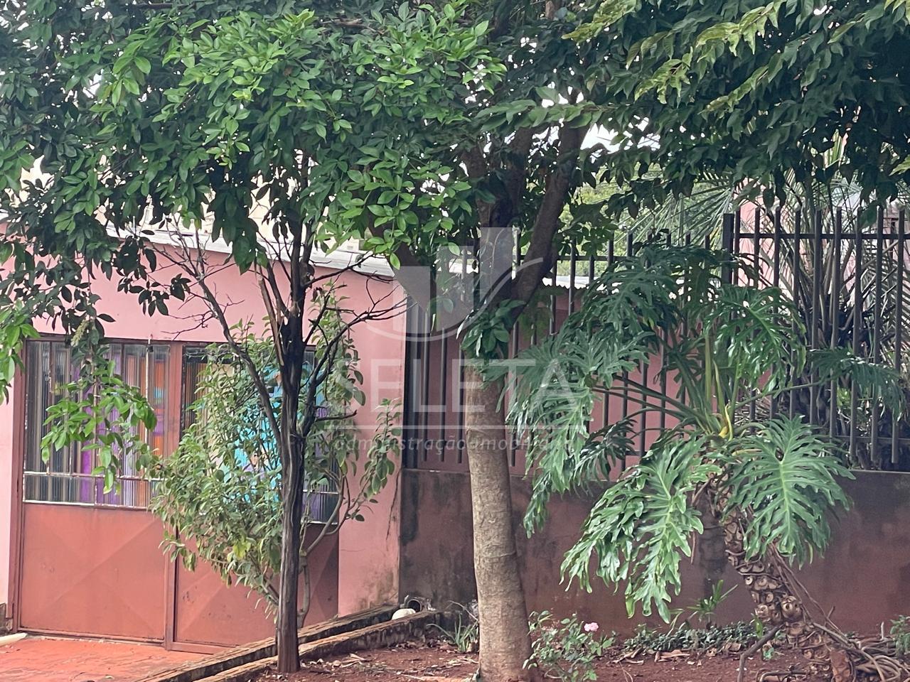Terreno de Esquina com 525m2, e   2 casas construídas com 203,...
