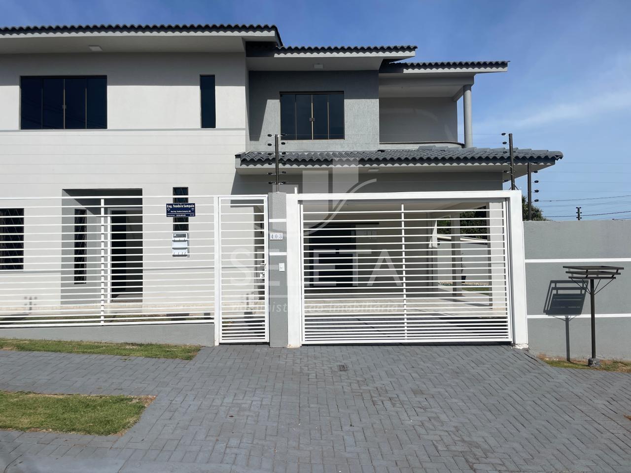 Lindo Sobrado seminovo à venda, com 170,19m2, de esquina,  Par...