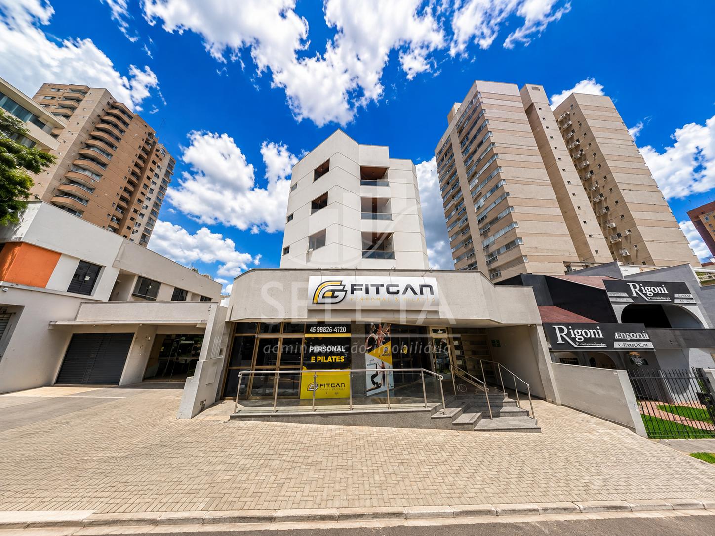Amplo apartamento para locação, 1 Suite,  3 quartos e 2 vagas ...