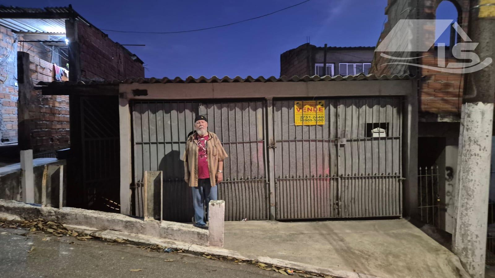 SOBRADO COM ESTRUTURA PARA CONSTRUO