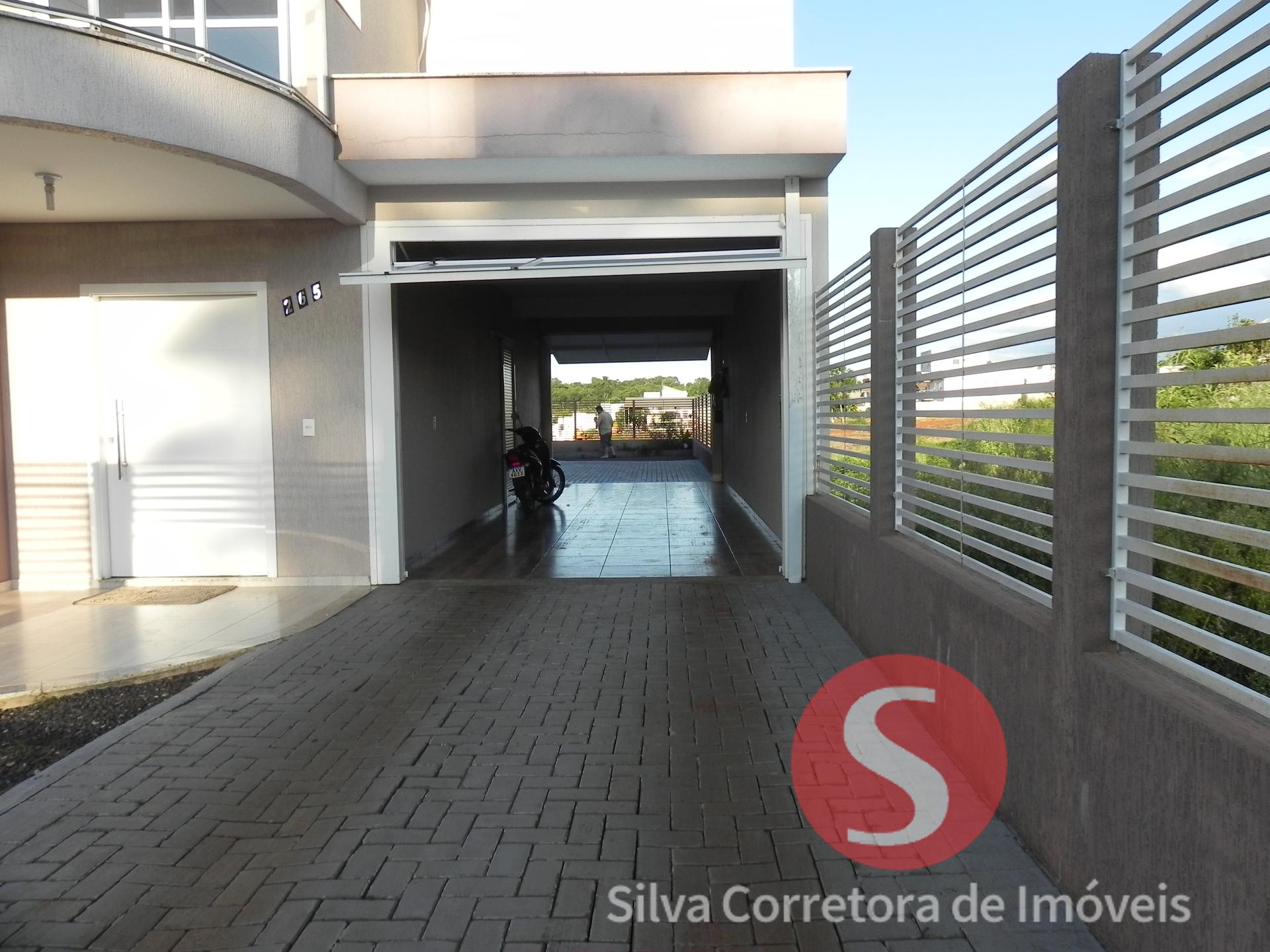 Sobrado a venda, localizado no Bairro So Francisco Xavier, Dois Vizinhos-PR.